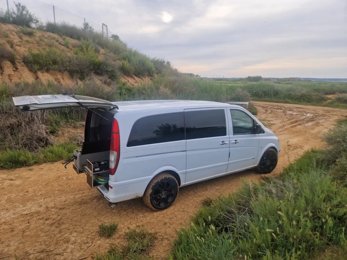 Mercedes-Benz Vito 120CDI L Larga Aut. - 1