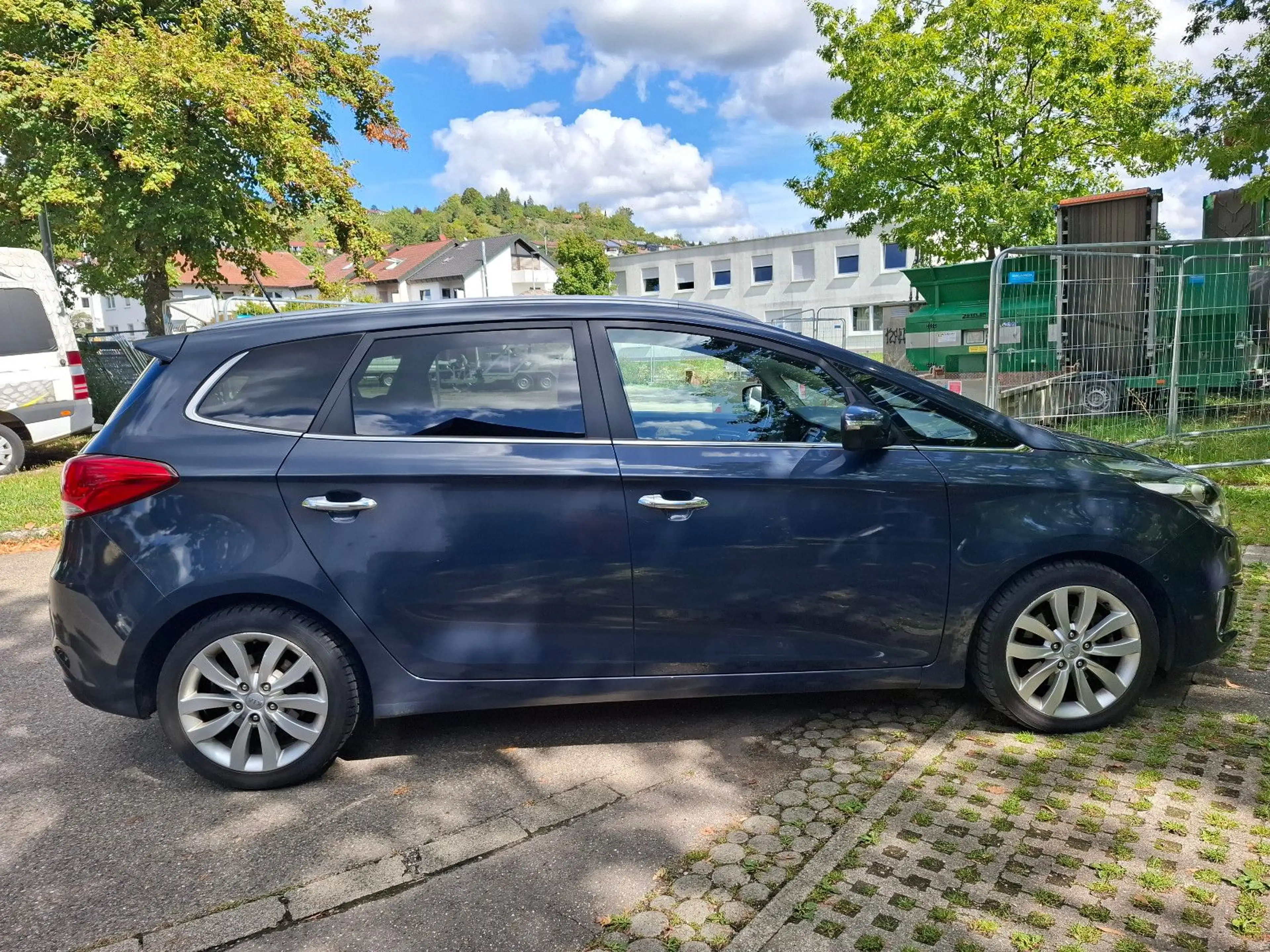 Kia Carens Edition*Voll-Ausstattung*Tüv-09-2027*Gas* — photo 6
