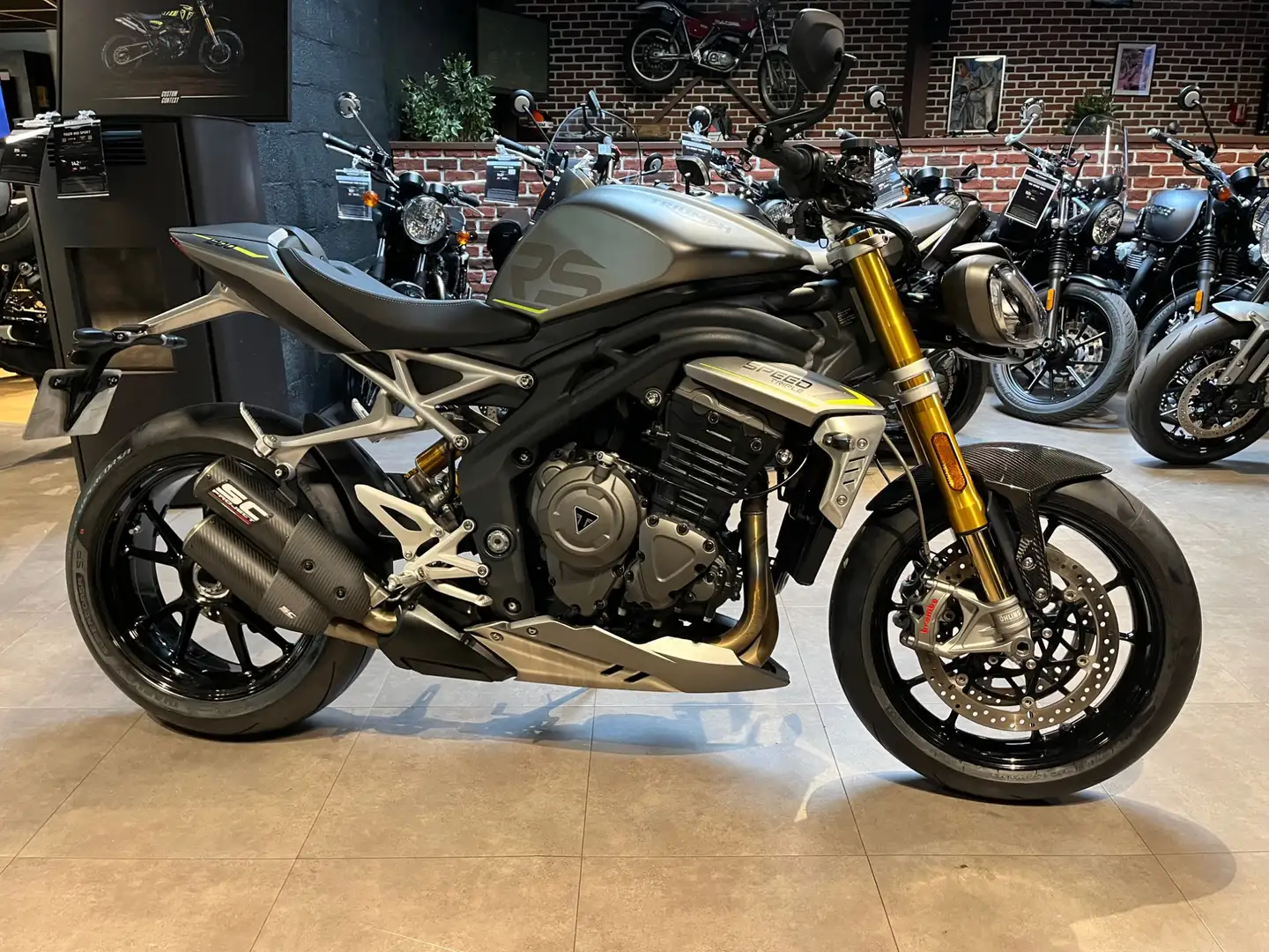 Triumph Speed Triple 1200 RS Gris - 1