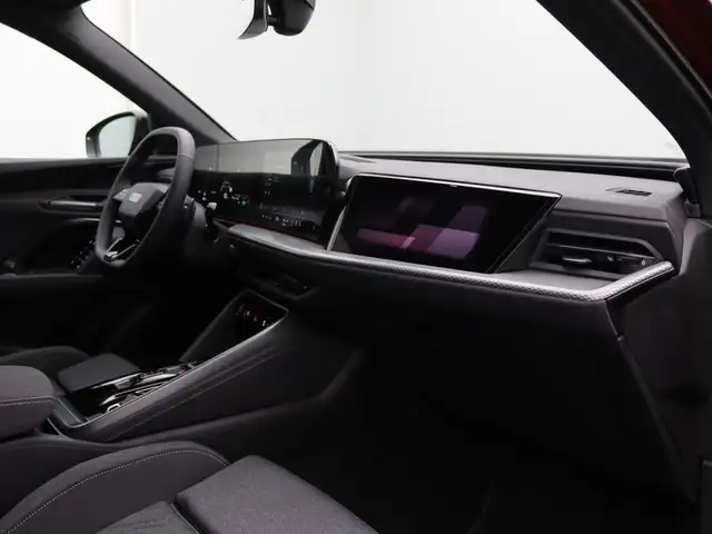 Audi Q5 view 9