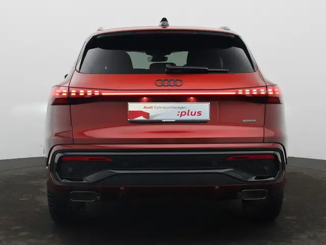Audi Q5 view 6
