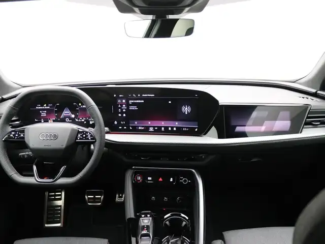 Audi Q5 view 12