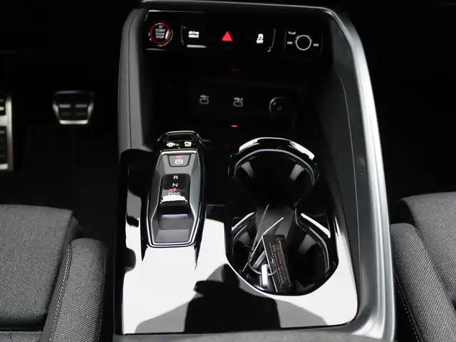 Audi Q5 view 13