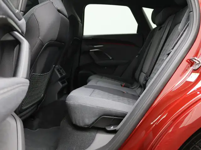Audi Q5 view 10