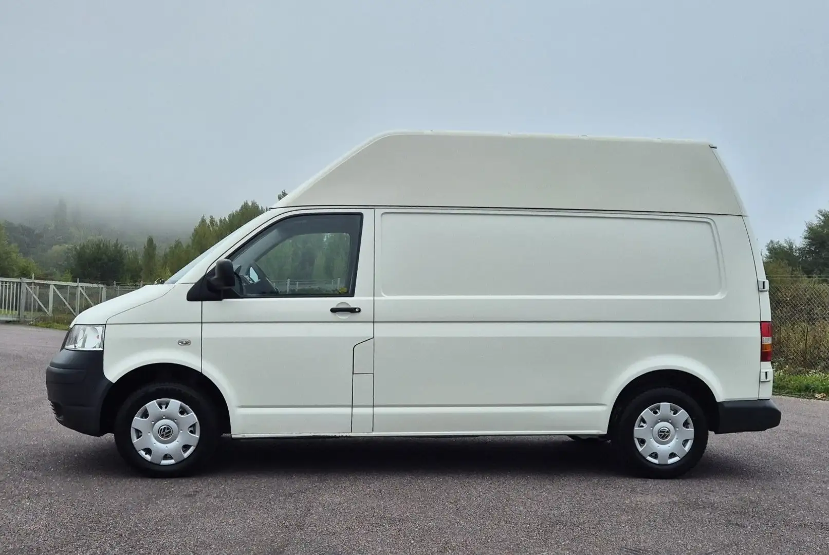 Volkswagen T5 1.9 TDI Kasten-Hochdach, Klima. Weiß - 2