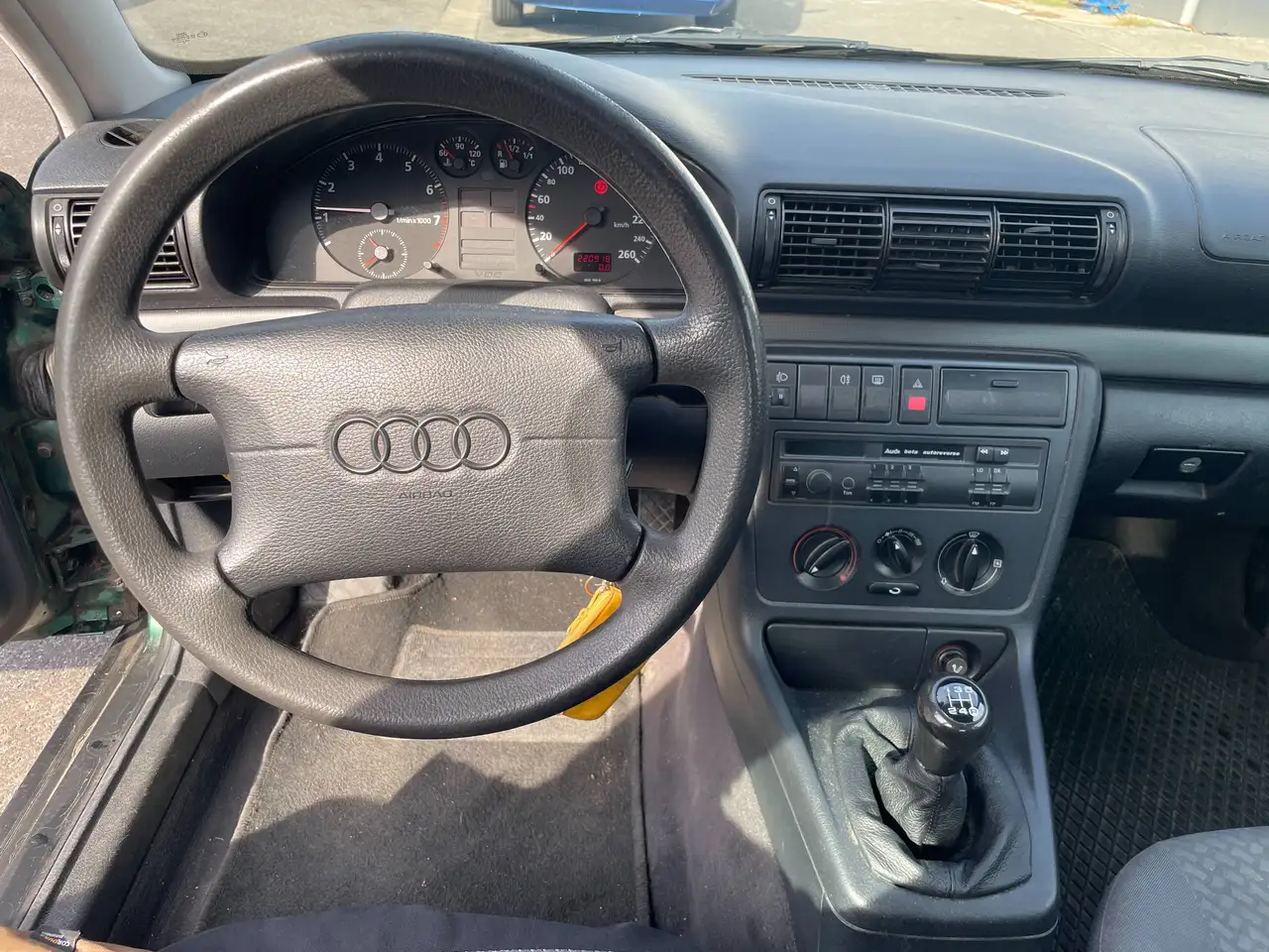 Audi A4 1.6 aus 1. Hd., foto 9