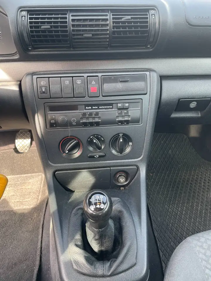 Audi A4 1.6 aus 1. Hd., foto 11