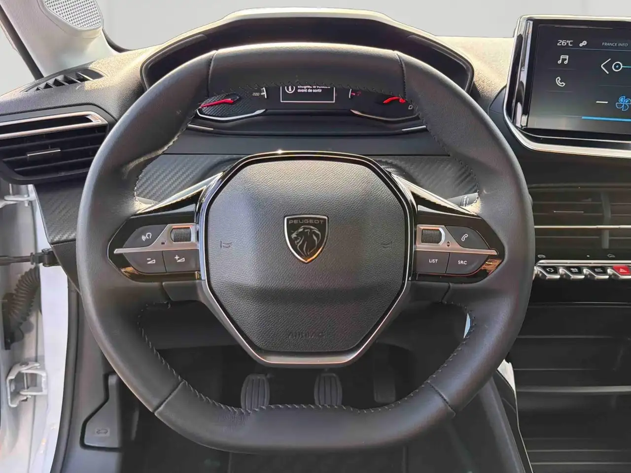 Peugeot 208 208 — photo 12