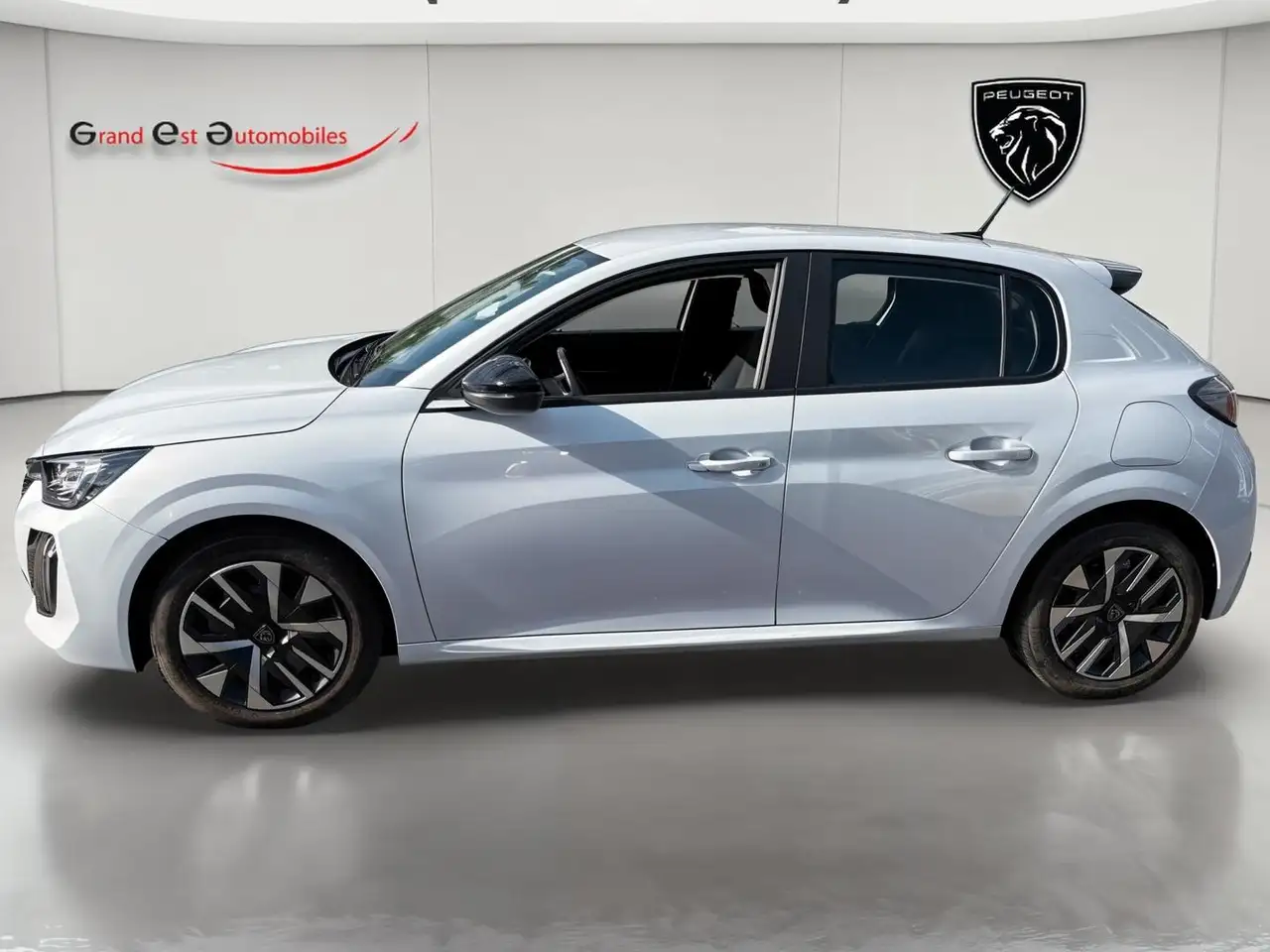 Peugeot 208 208 — photo 2