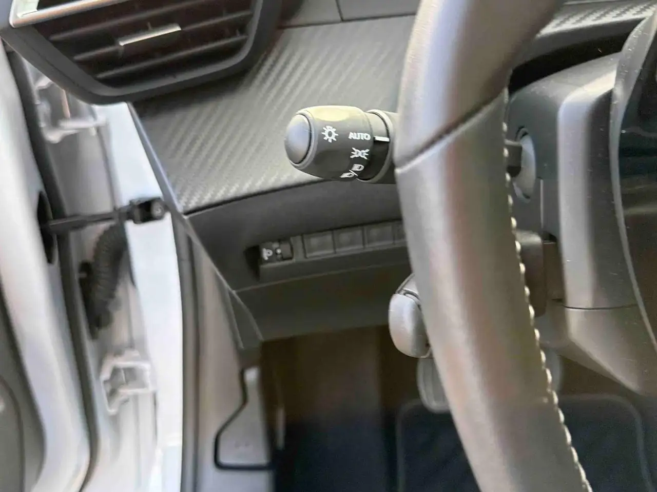 Peugeot 208 208 — photo 15
