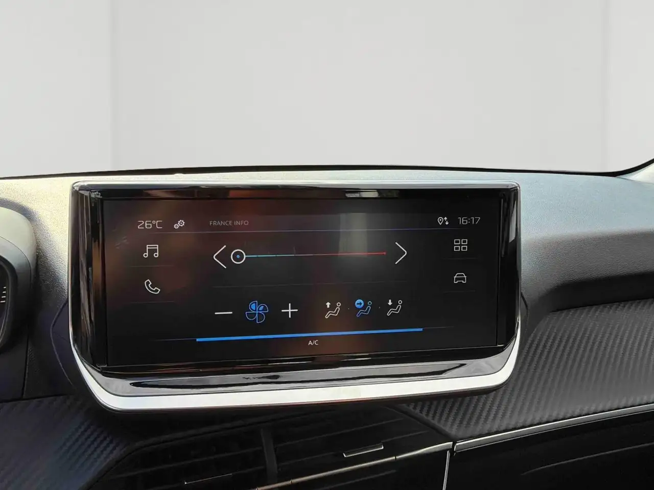 Peugeot 208 208 — photo 14