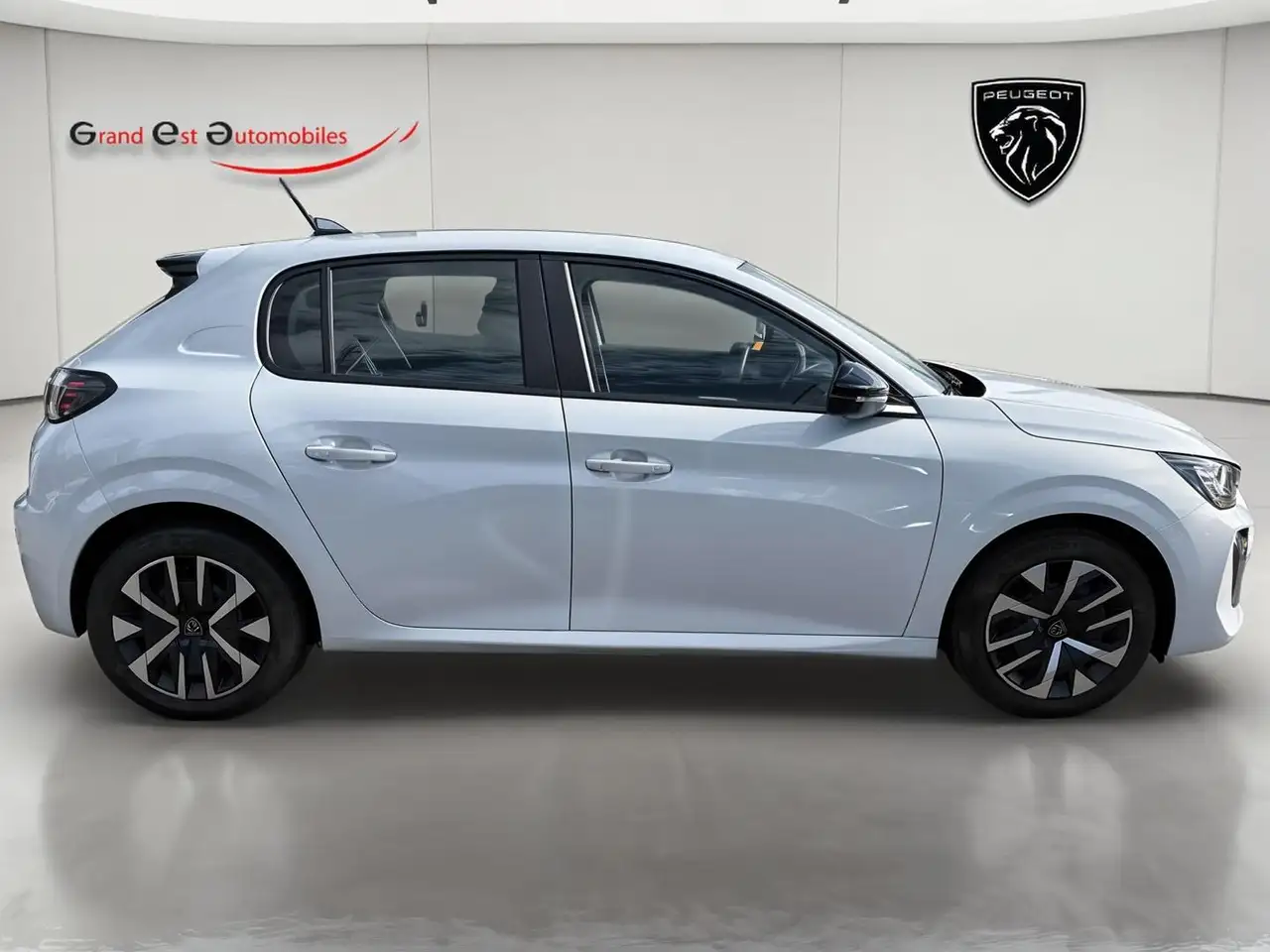 Peugeot 208 208 — photo 7