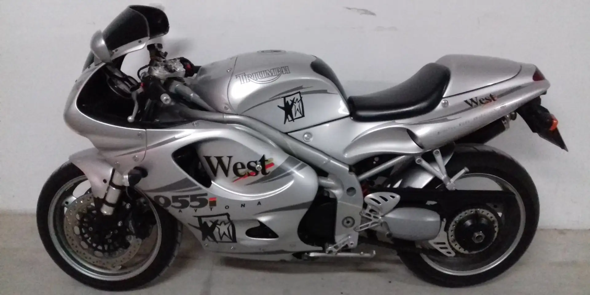 Triumph Daytona 955i Zilver - 1