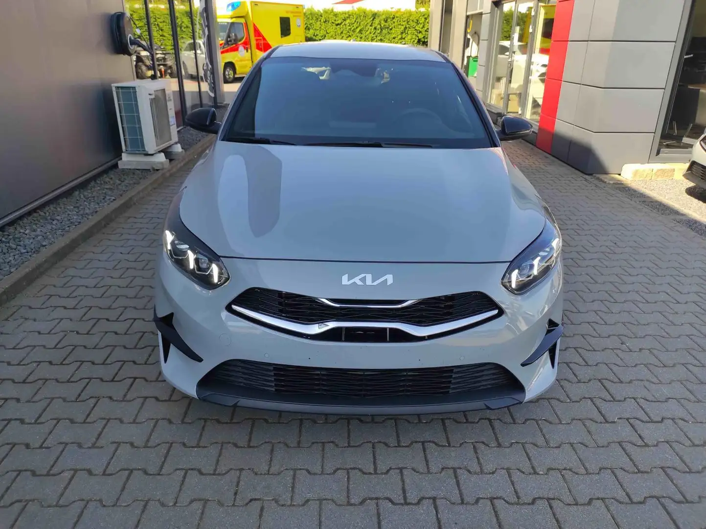 Kia Ceed / cee'd Edition 30 1.5 Edition30*LED*Navi*Shzg*Lhzg*PDC... Grau - 2