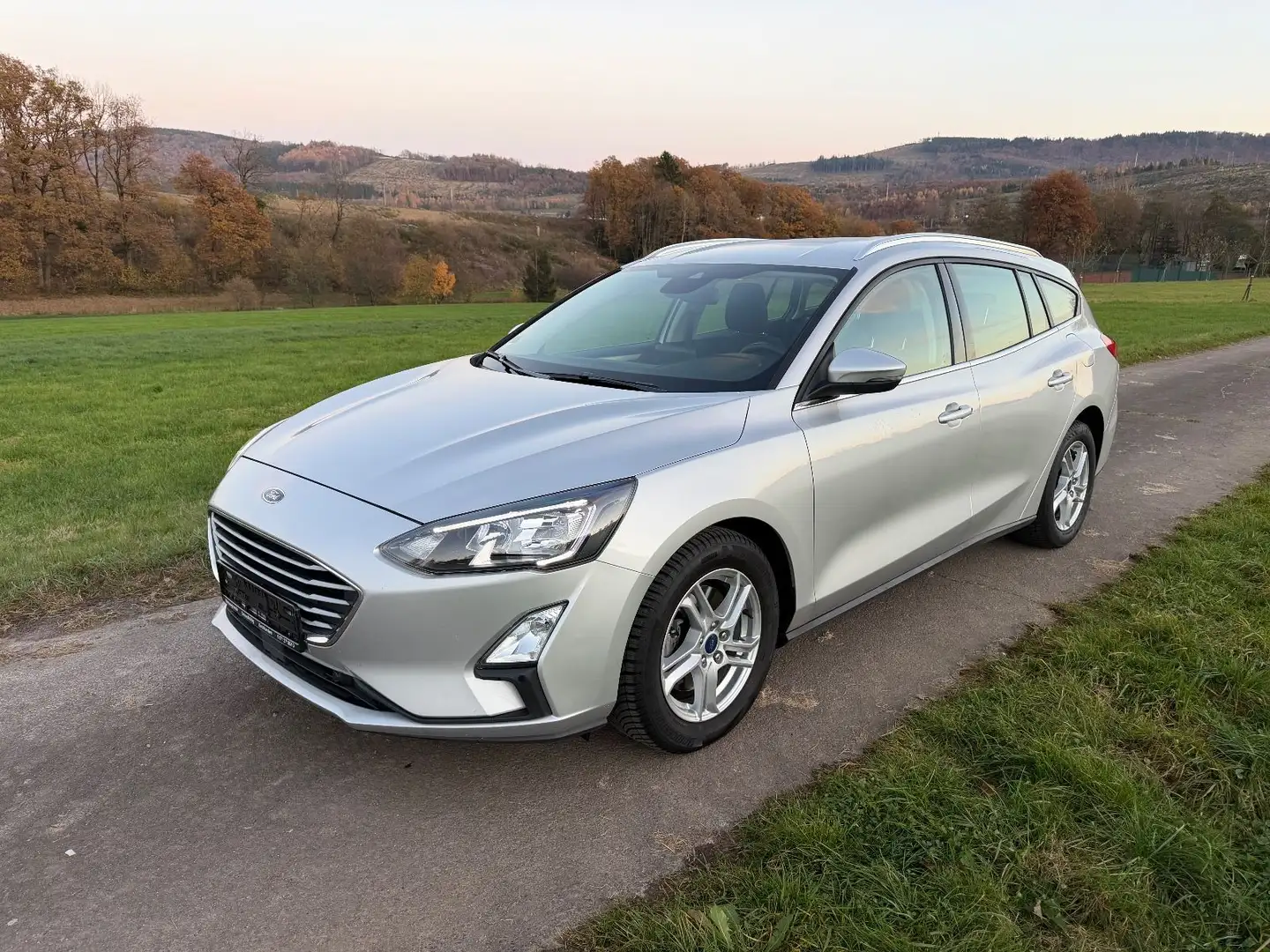 Ford Focus Turnier Cool & Connect Automatik Argent - 2