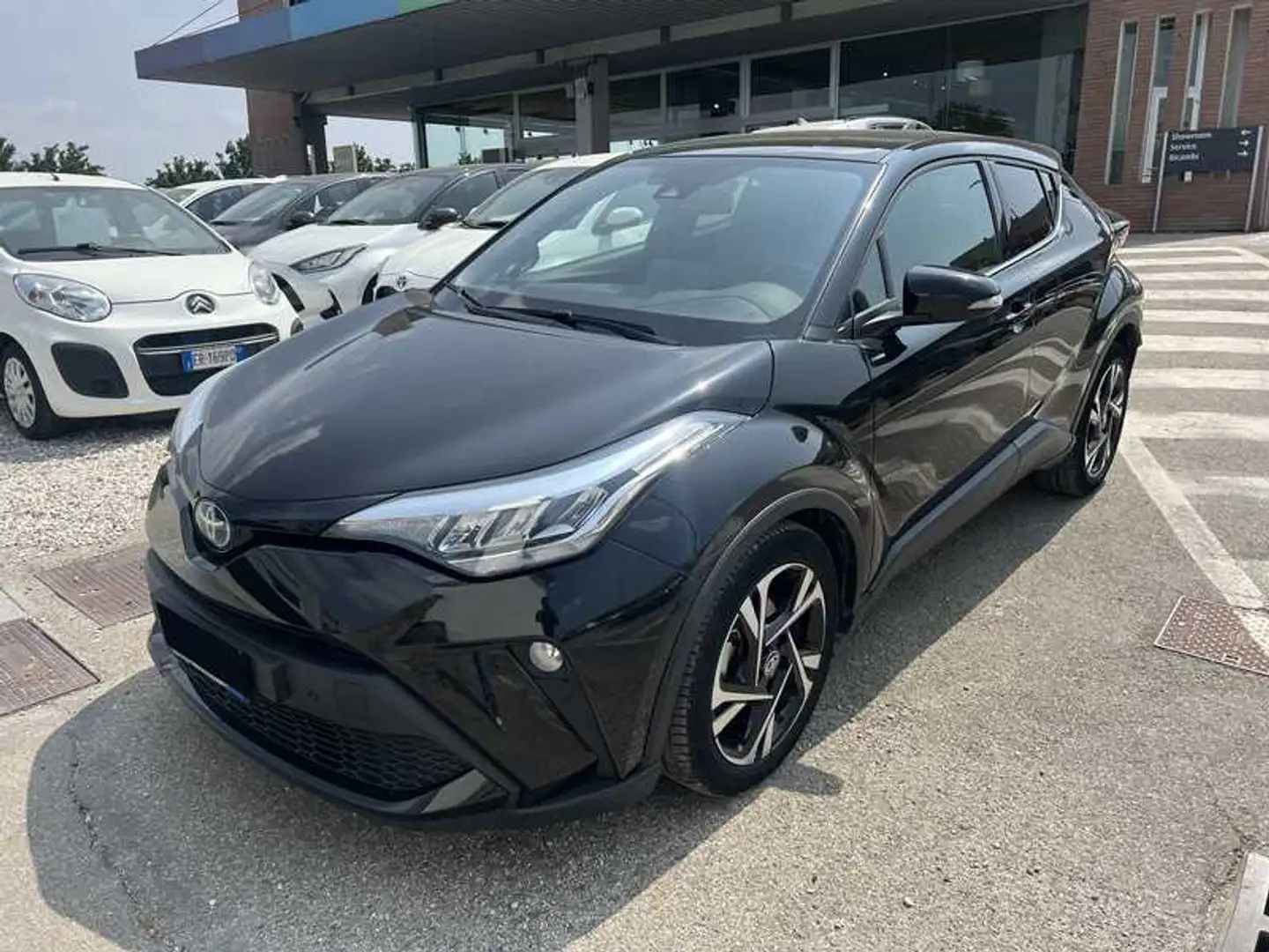 Toyota C-HR 1.8H Trend 2WD ECVT Schwarz - 1