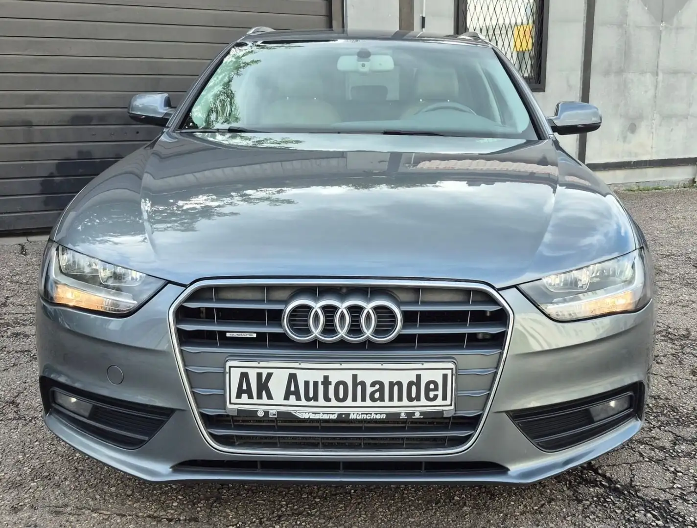 Audi A4 Avant Attraction quattro Navi Tempomat Gris - 2