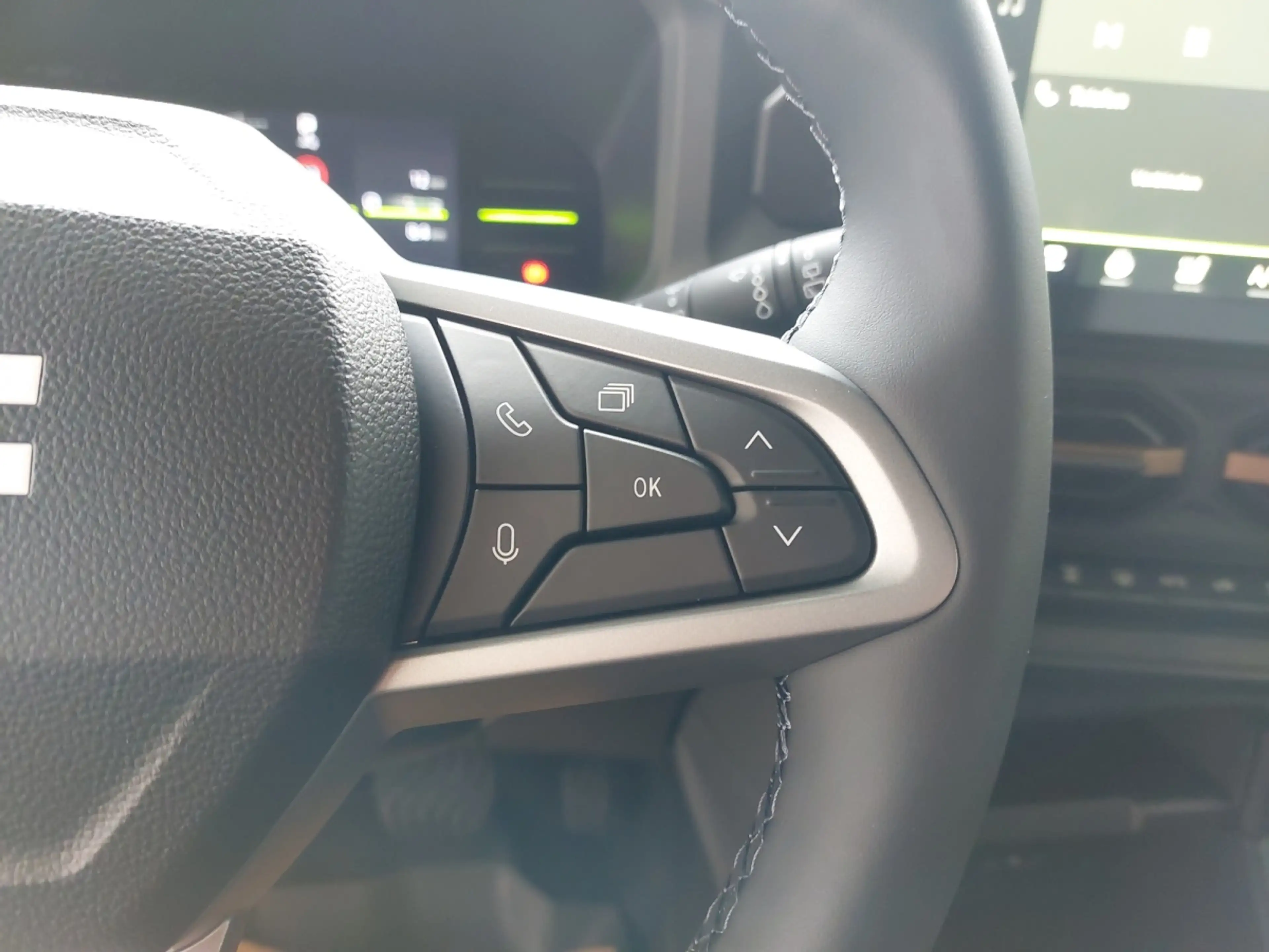 Dacia Duster Extreme Hybrid 155 — photo 16