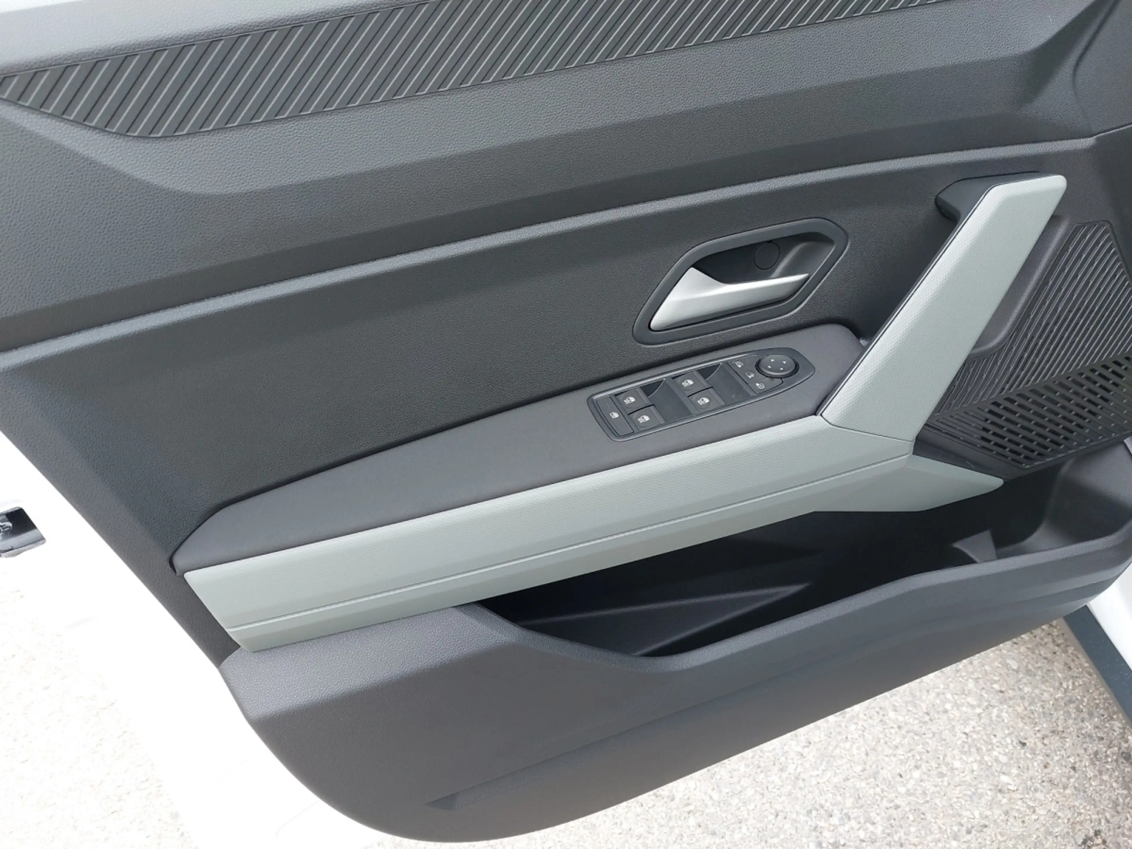 Dacia Duster Extreme Hybrid 155 — photo 17