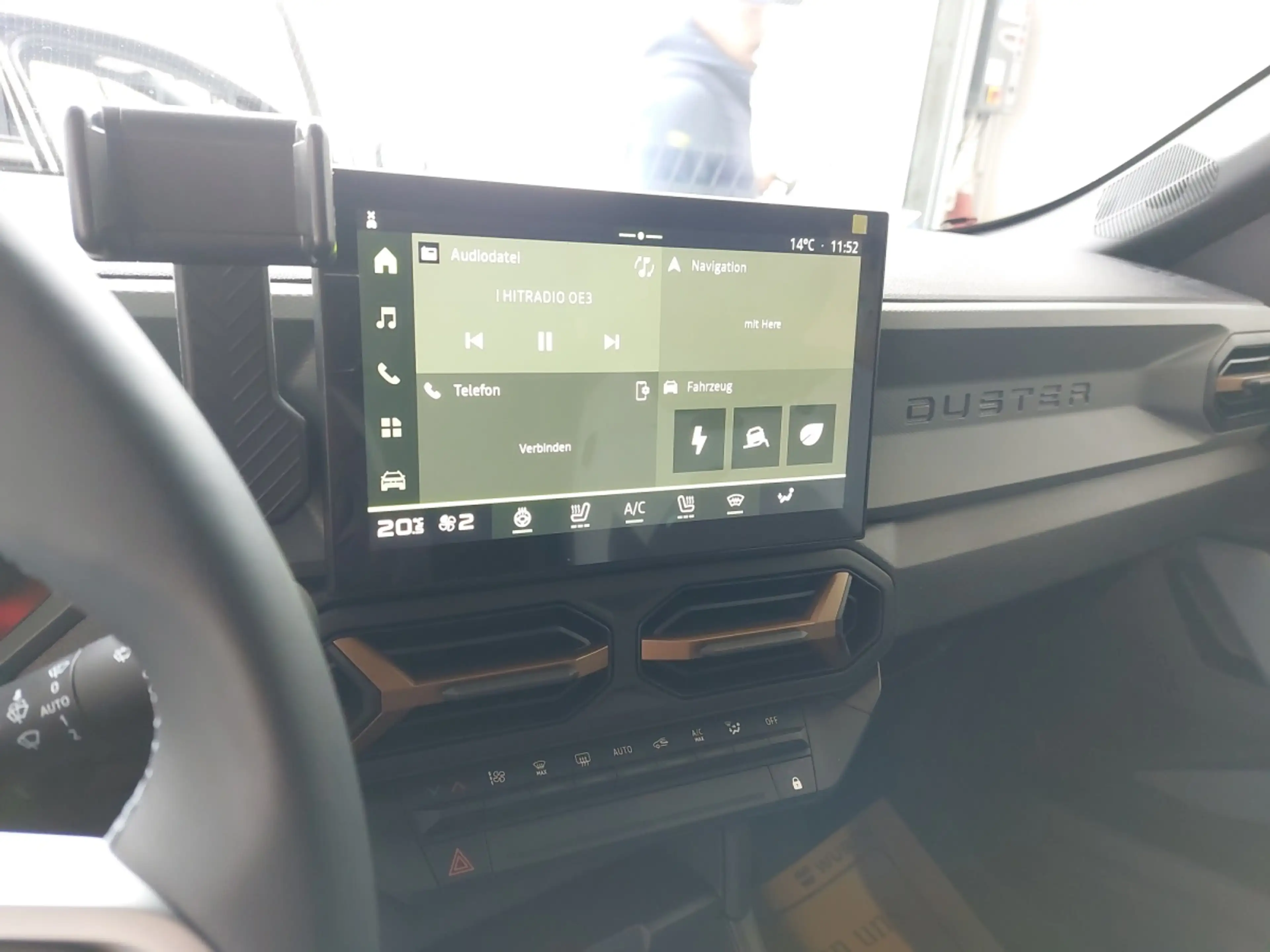 Dacia Duster Extreme Hybrid 155 — photo 9