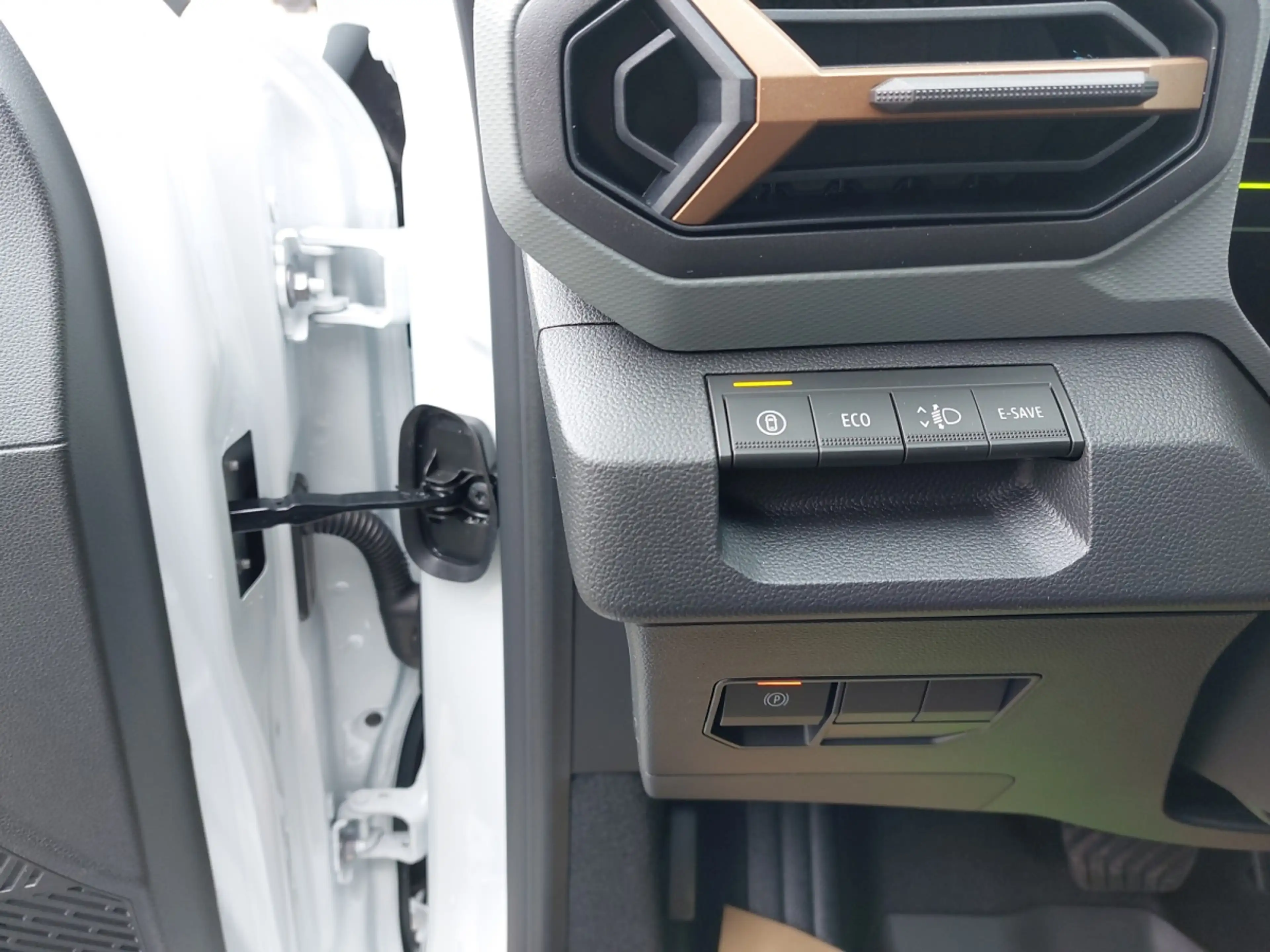 Dacia Duster Extreme Hybrid 155 — photo 18
