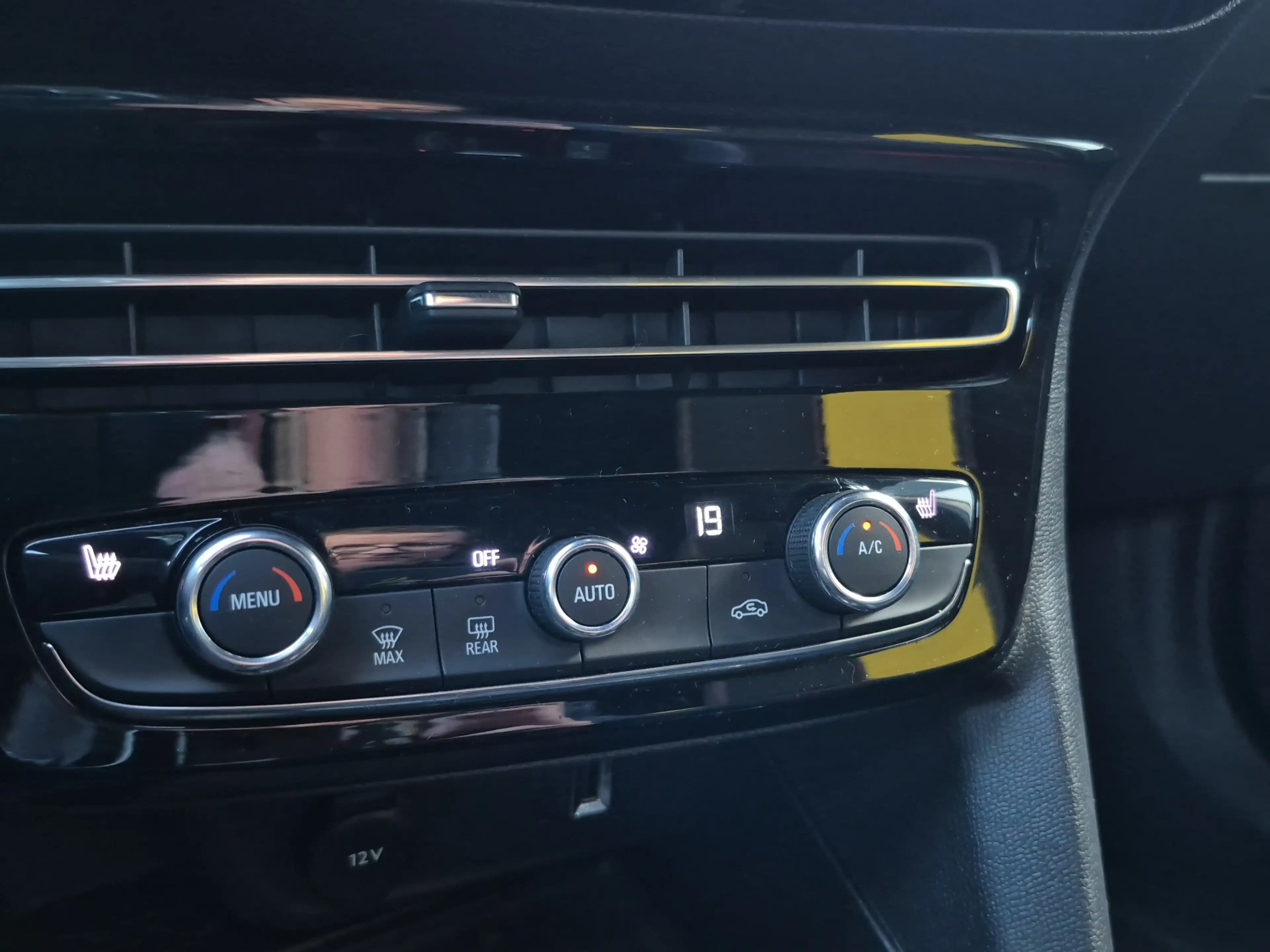 Opel Mokka-E GS Line 50-kWh 11kw bl. SOH 86,31% | Stuur + Stoel — photo 25