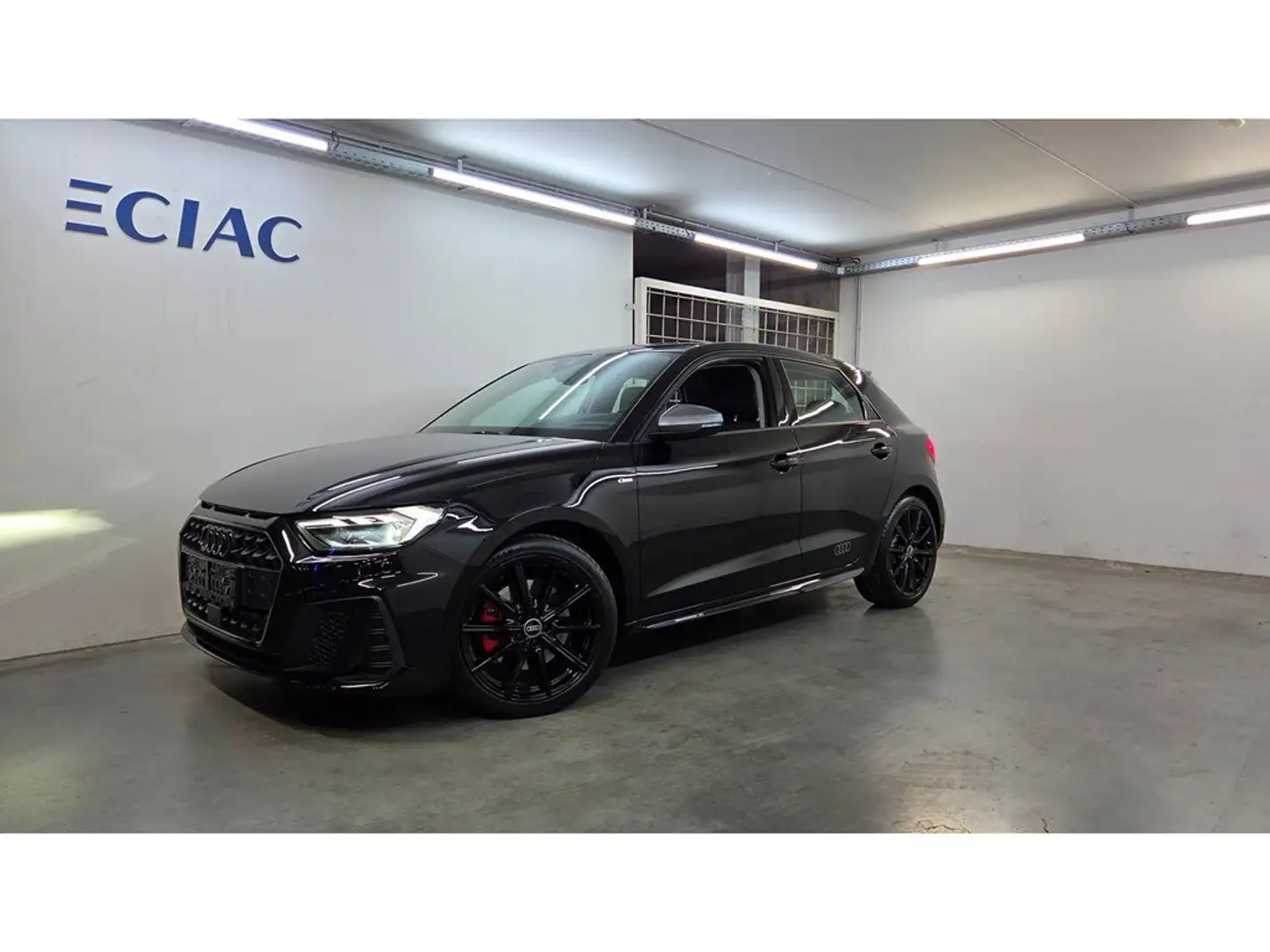 Audi A1 40 TFSI S-Line S-Tronic Black - 1