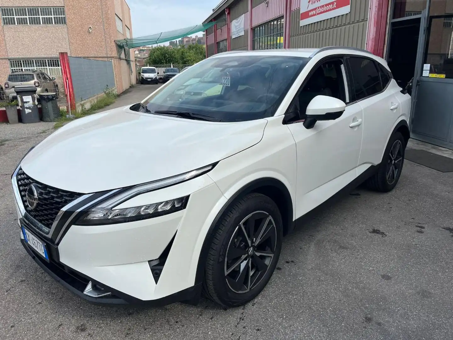 Nissan Qashqai MHEV 140 CV Tekna Bianco - 1