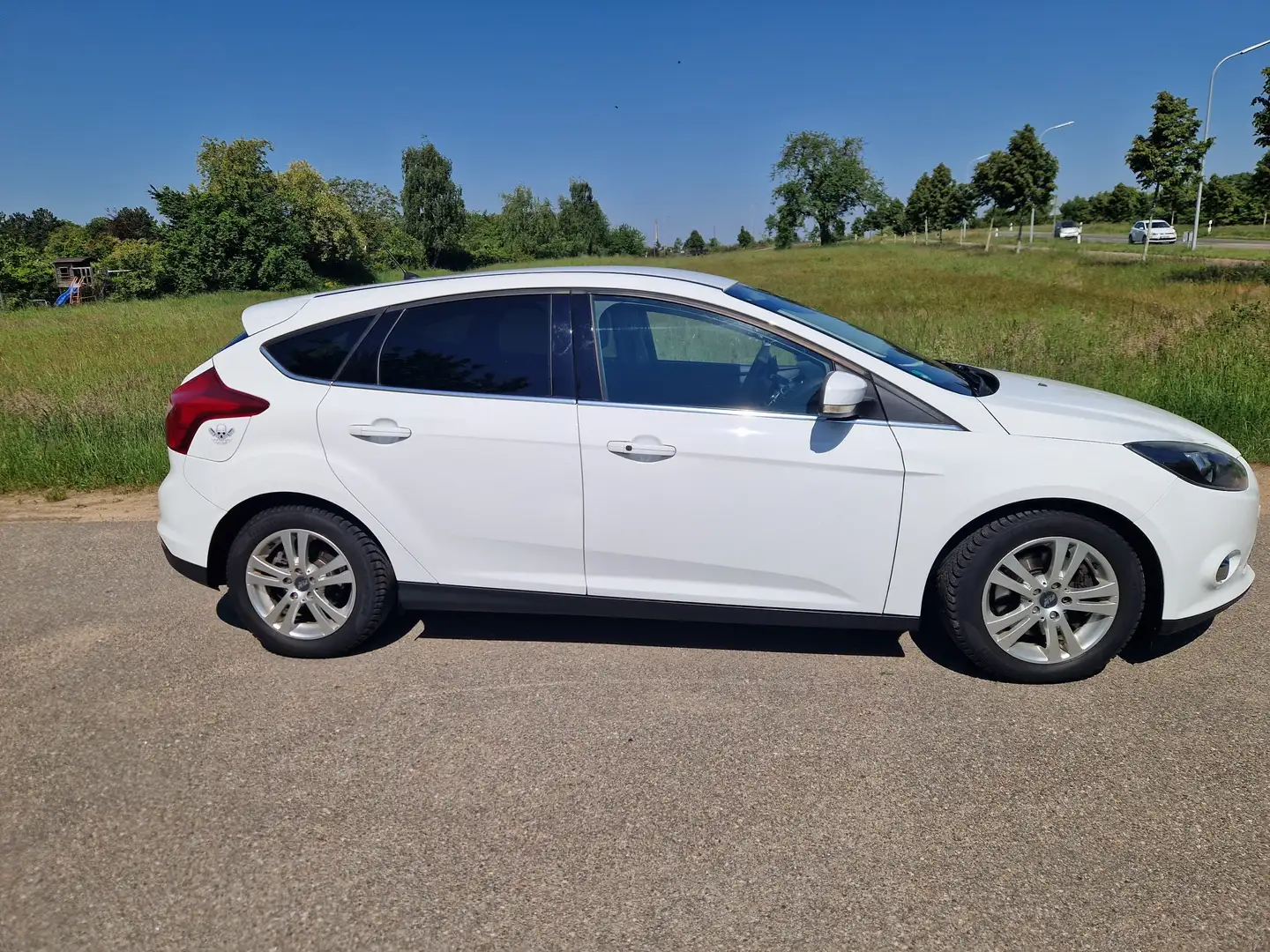 Ford Focus Focus 1.6 EcoBoost Start-Stopp-System Titanium Weiß - 1