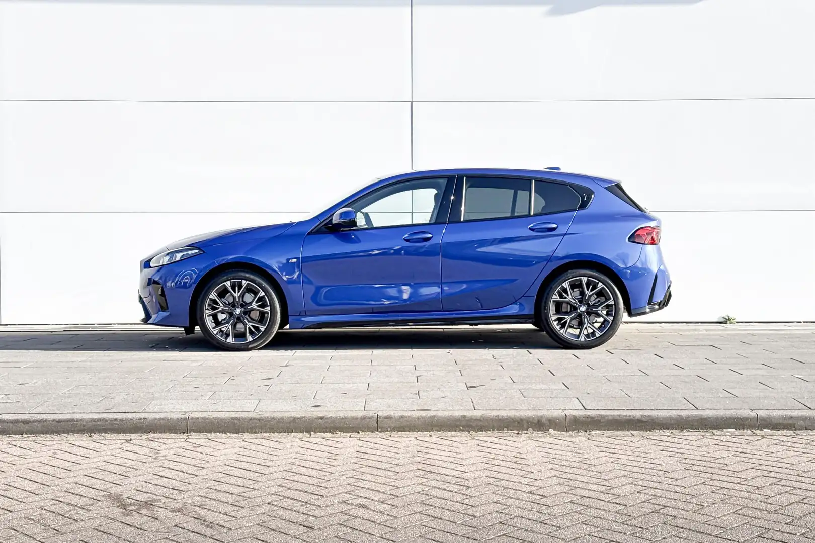 BMW 120 1 Serie M Sport Design Edition M Sport Design Edit Blauw - 2