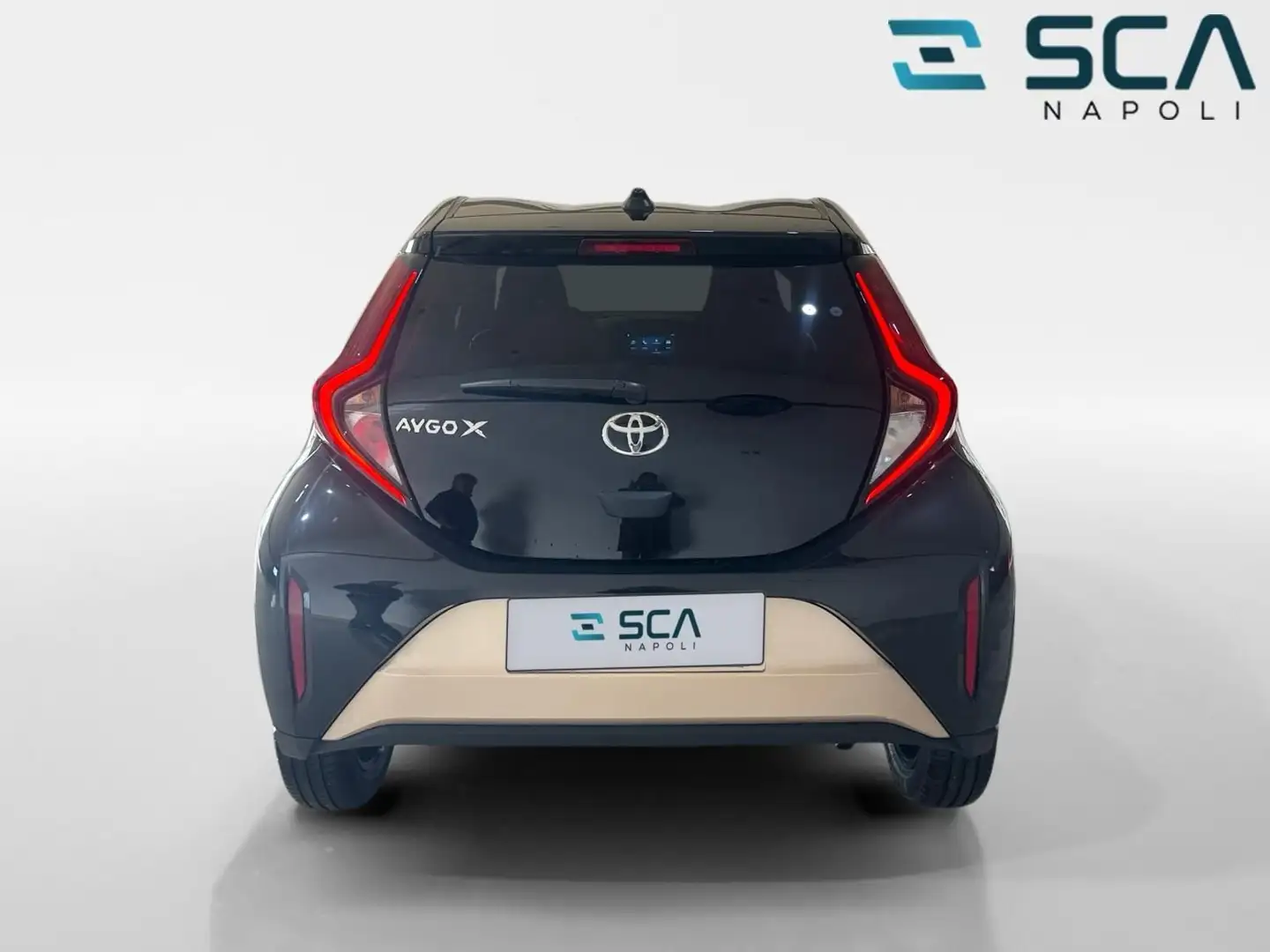 Toyota Aygo X Aygo X 1.0 VVT-i 72 CV 5 porte Trend Beige - 2