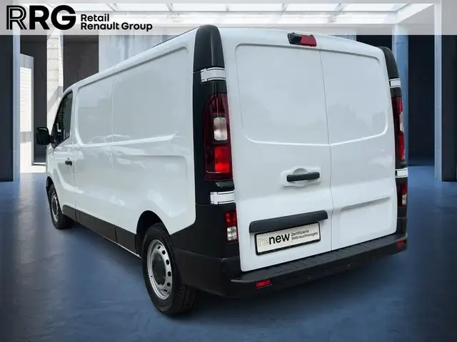 Renault Trafic view 4