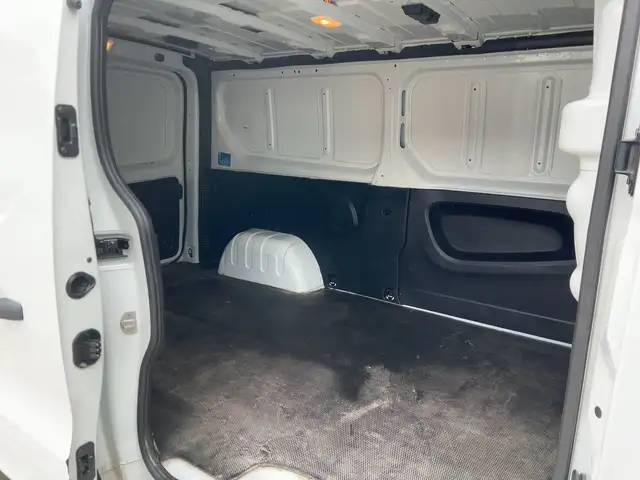 Renault Trafic view 9