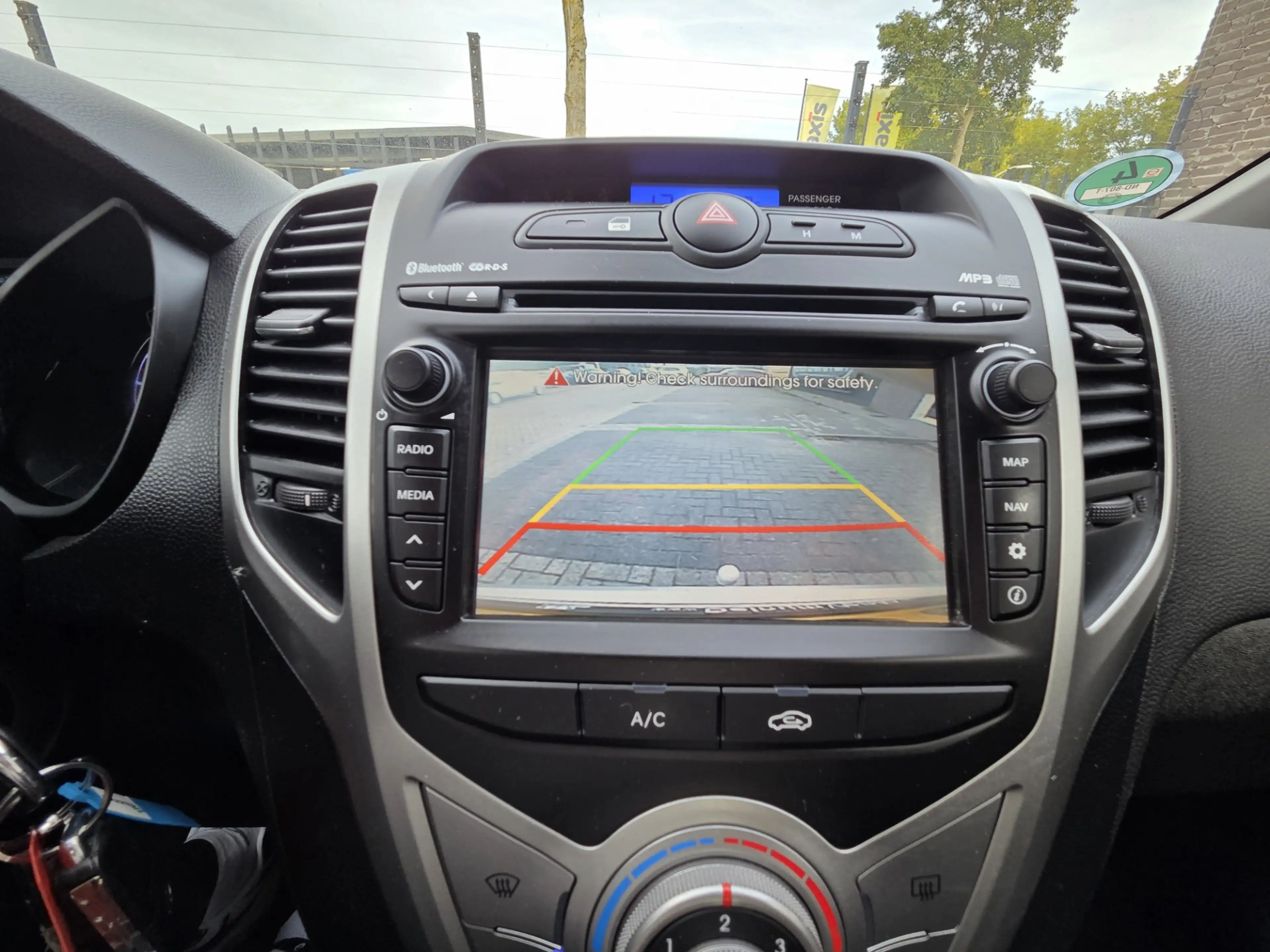 Hyundai iX20 1.4i Go!/CAMERA/CRUIS CONT/TRKHAK/NAVI — photo 31