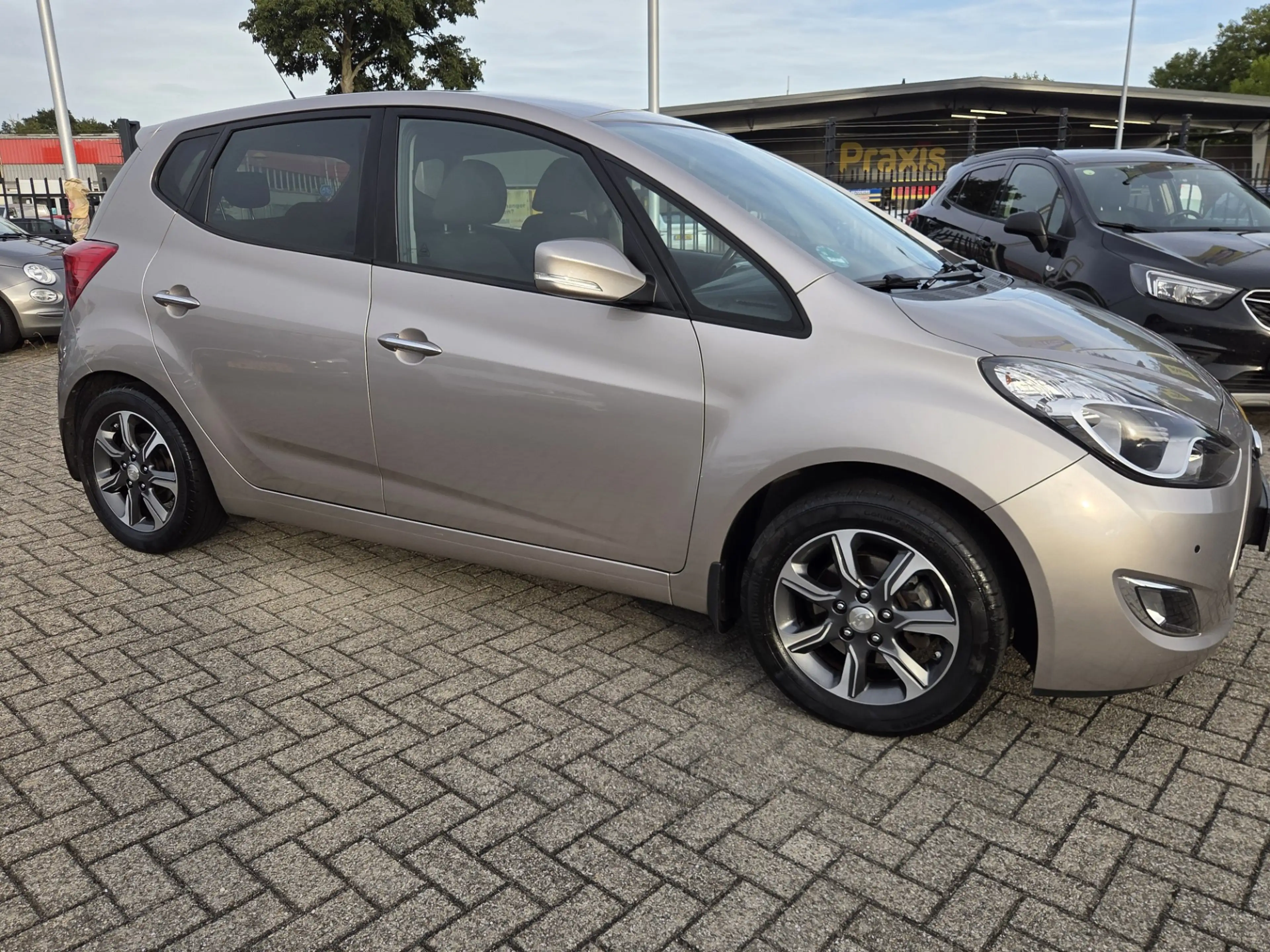 Hyundai iX20 1.4i Go!/CAMERA/CRUIS CONT/TRKHAK/NAVI — photo 7
