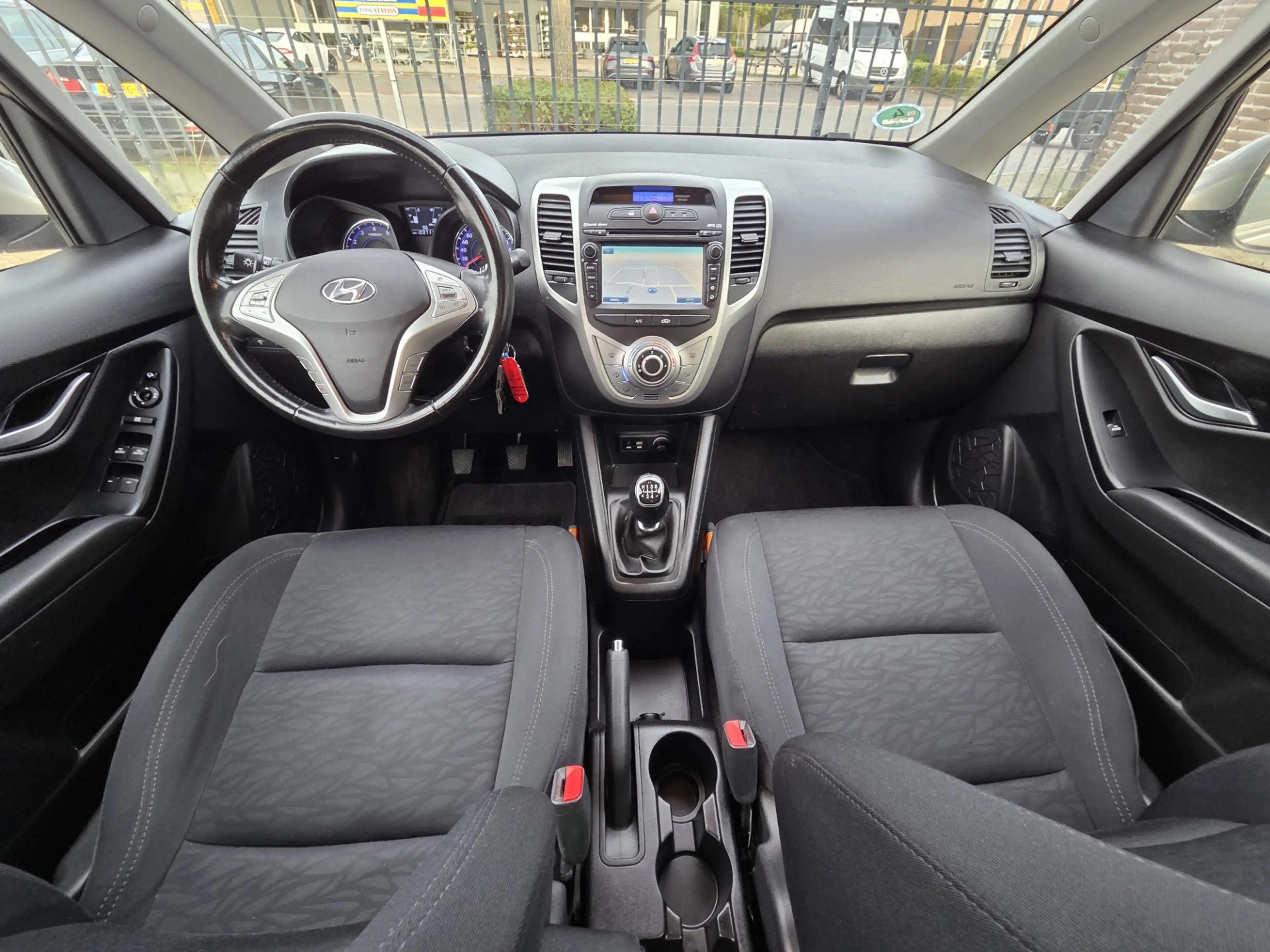 Hyundai iX20 1.4i Go!/CAMERA/CRUIS CONT/TRKHAK/NAVI — photo 2