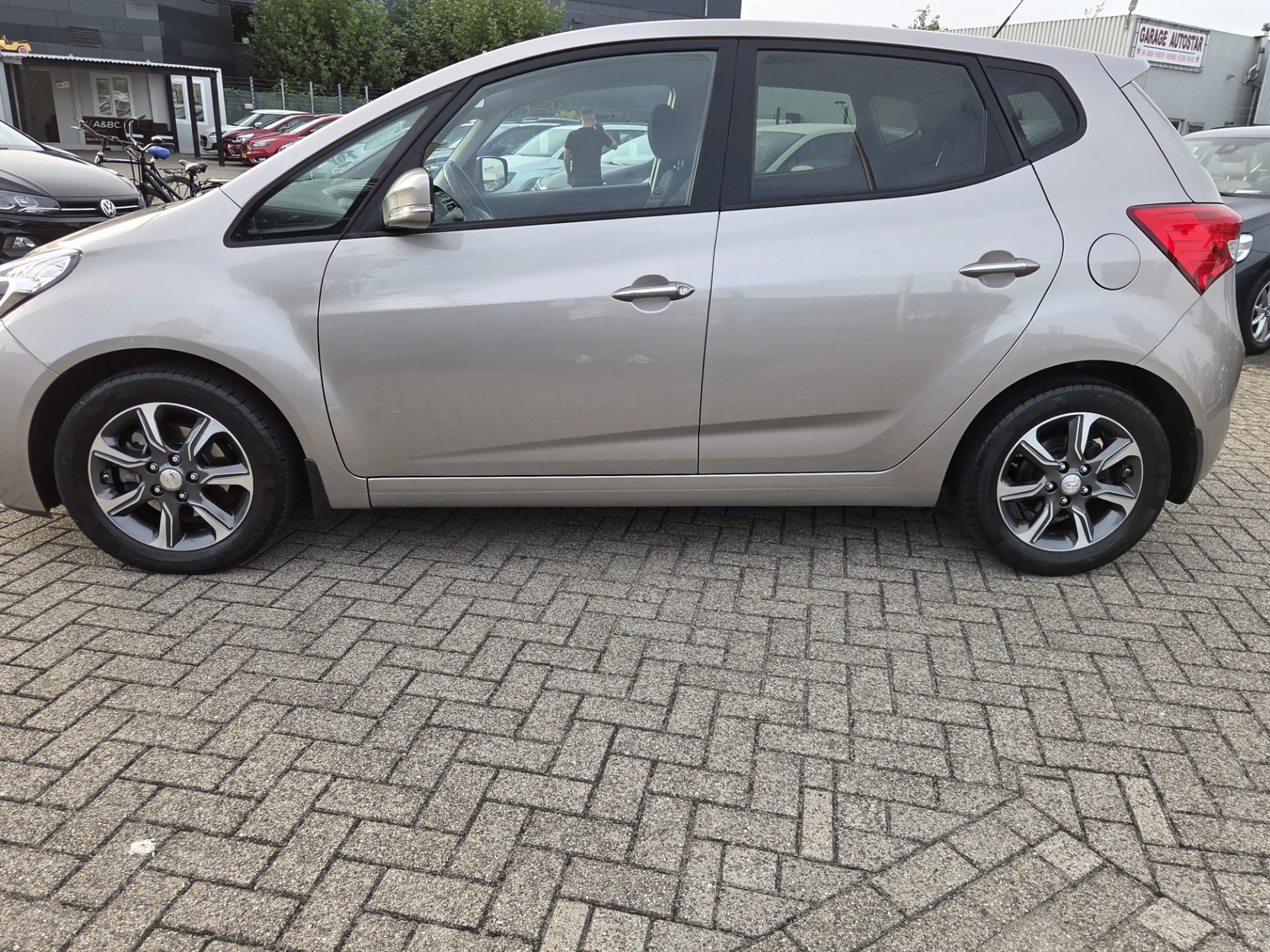 Hyundai iX20 1.4i Go!/CAMERA/CRUIS CONT/TRKHAK/NAVI — photo 5