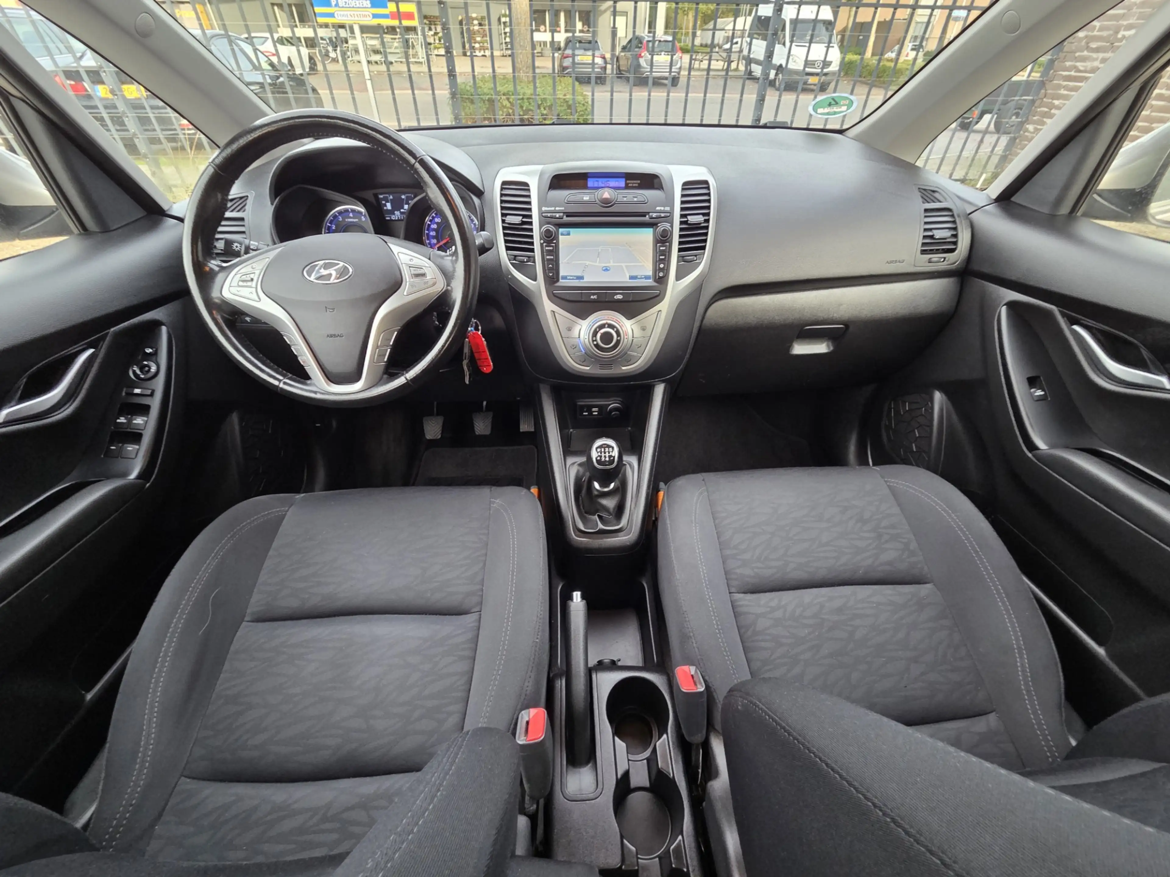 Hyundai iX20 1.4i Go!/CAMERA/CRUIS CONT/TRKHAK/NAVI — photo 9