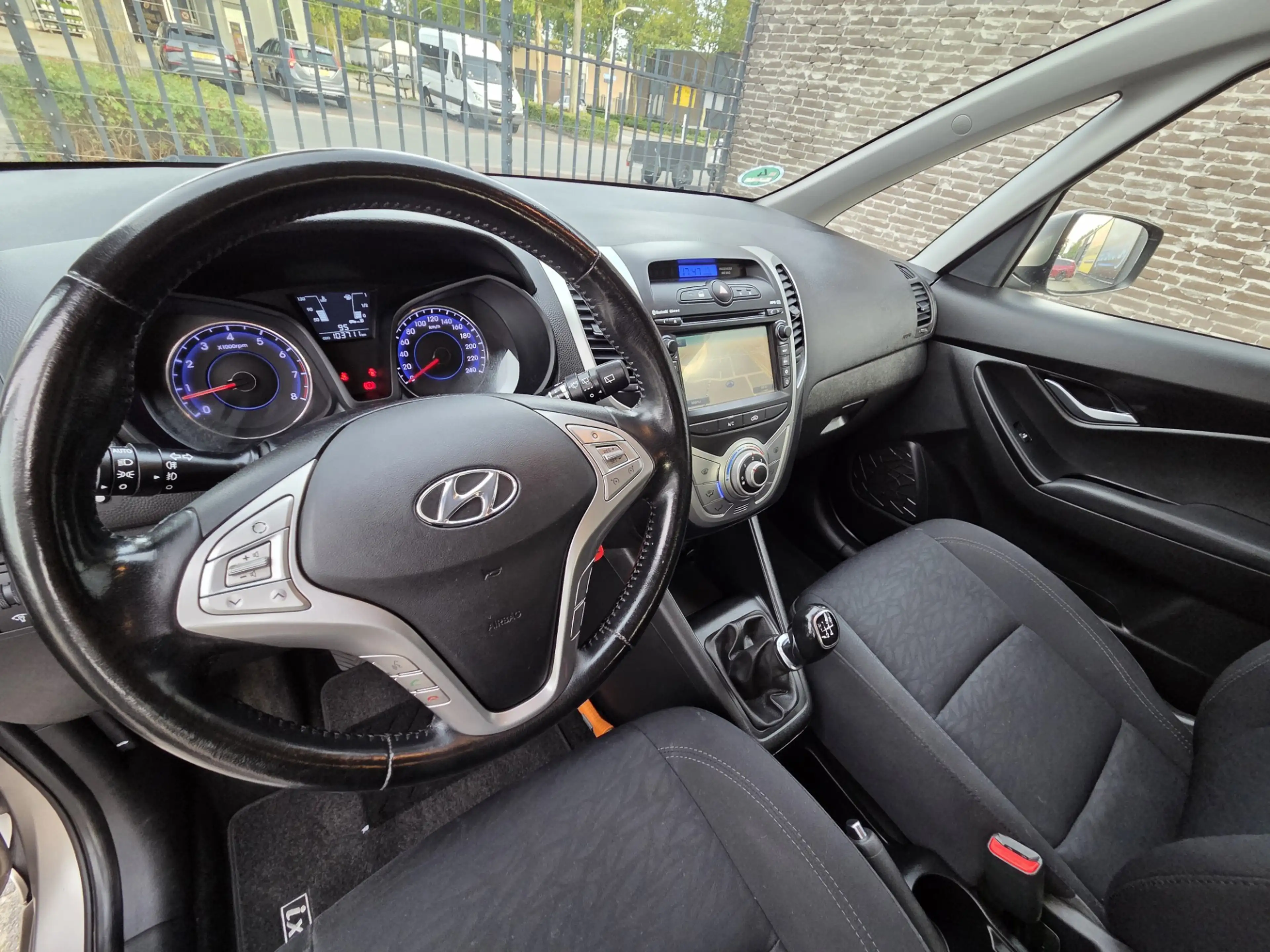 Hyundai iX20 1.4i Go!/CAMERA/CRUIS CONT/TRKHAK/NAVI — photo 29