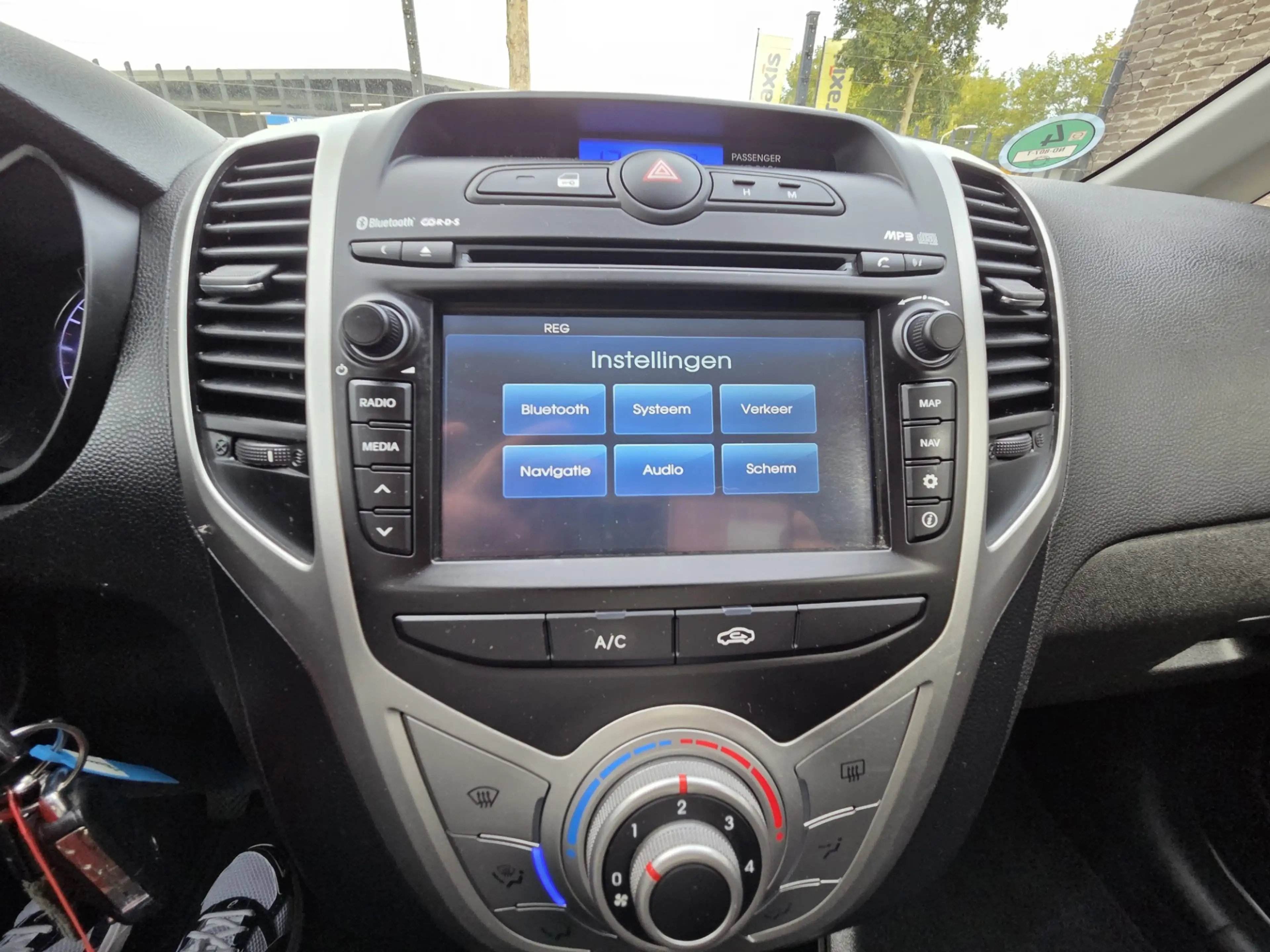 Hyundai iX20 1.4i Go!/CAMERA/CRUIS CONT/TRKHAK/NAVI — photo 30