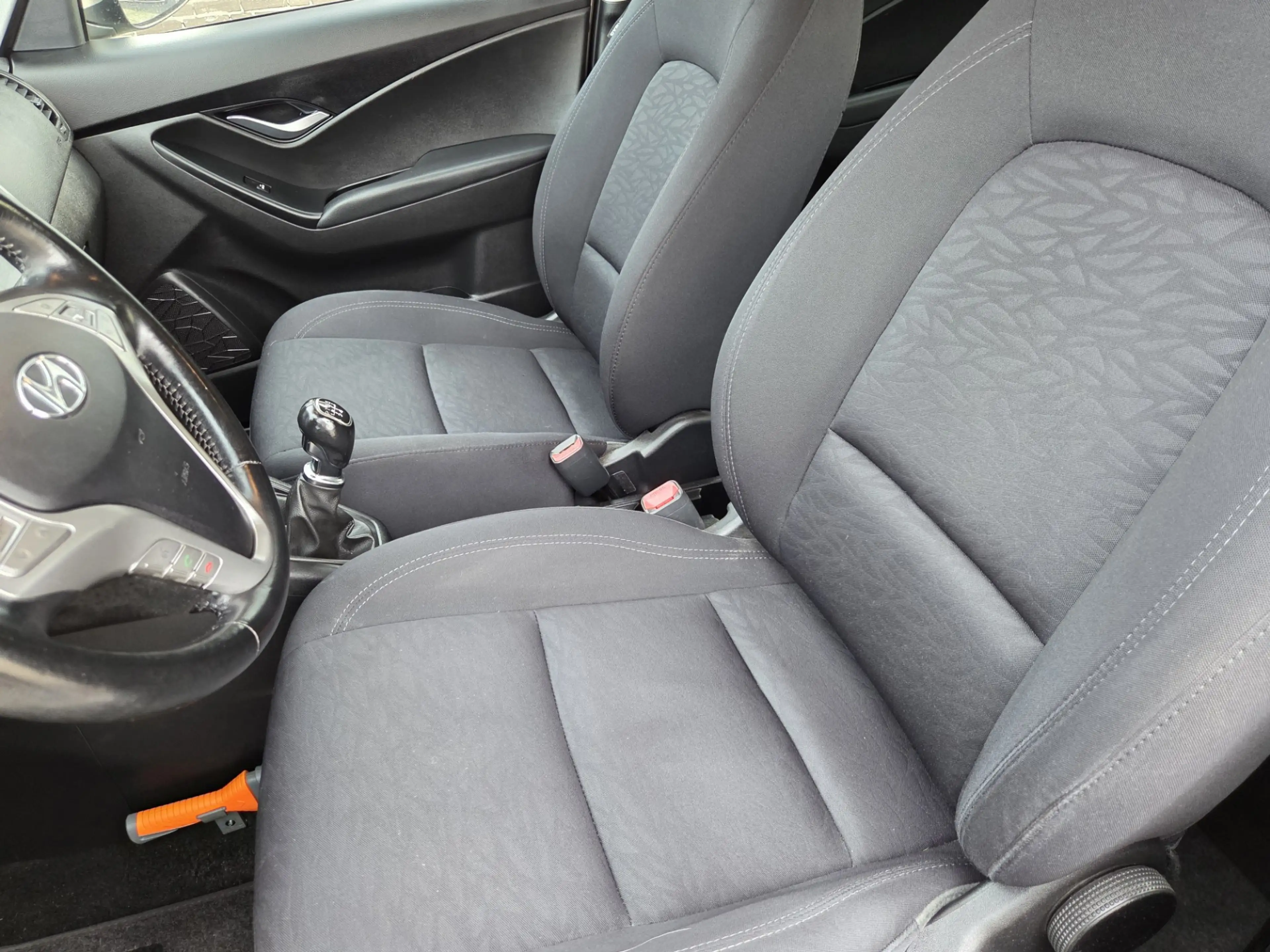 Hyundai iX20 1.4i Go!/CAMERA/CRUIS CONT/TRKHAK/NAVI — photo 17