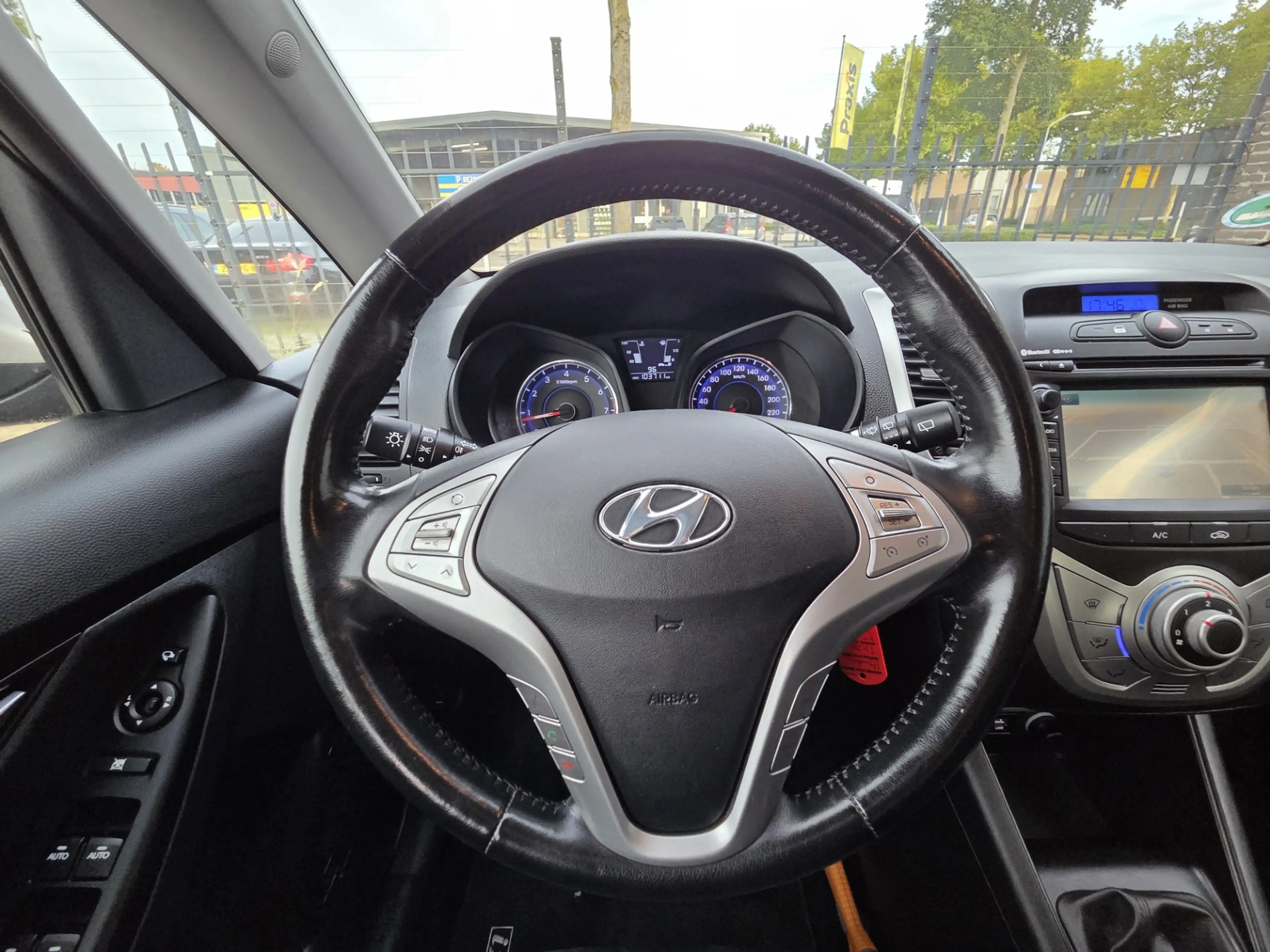 Hyundai iX20 1.4i Go!/CAMERA/CRUIS CONT/TRKHAK/NAVI — photo 10