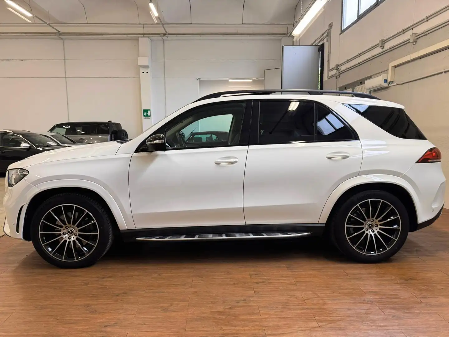 Mercedes-Benz GLE 300 d 272+20cv Mild Hybrid Premium Plus 4matic IVA 1PR Weiß - 2