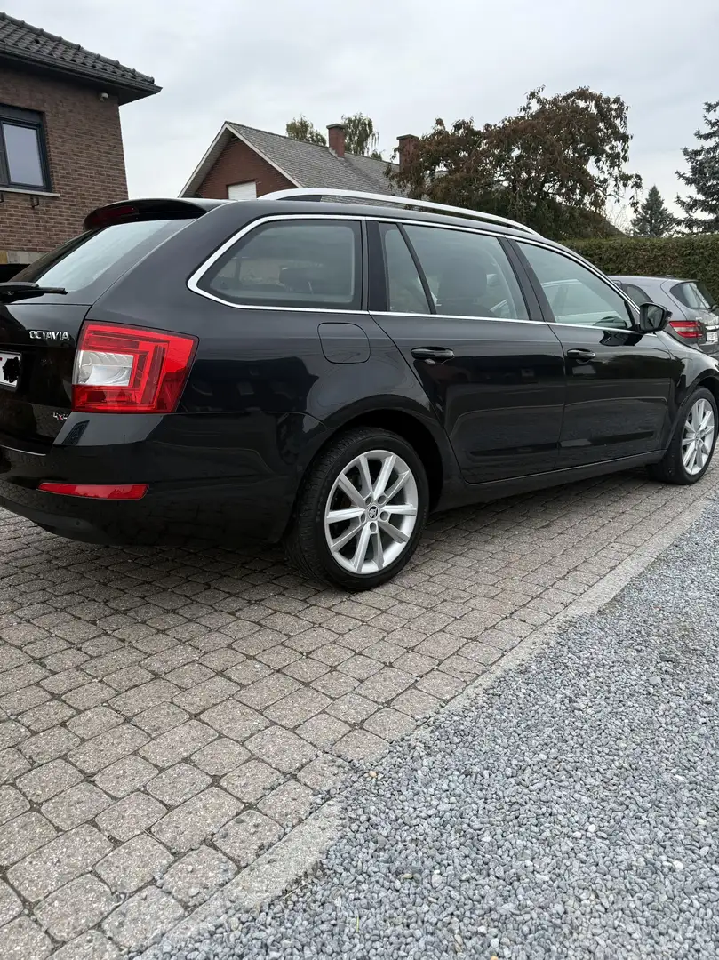 Skoda Octavia SW 1.6 CR TDi 4x4, canton ,pano,gps,cuir,lermain, - 1