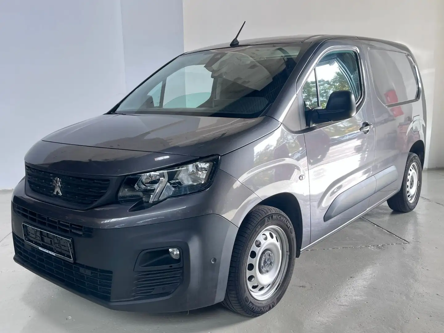 Peugeot Partner Asphalt 1.5 Grau - 1