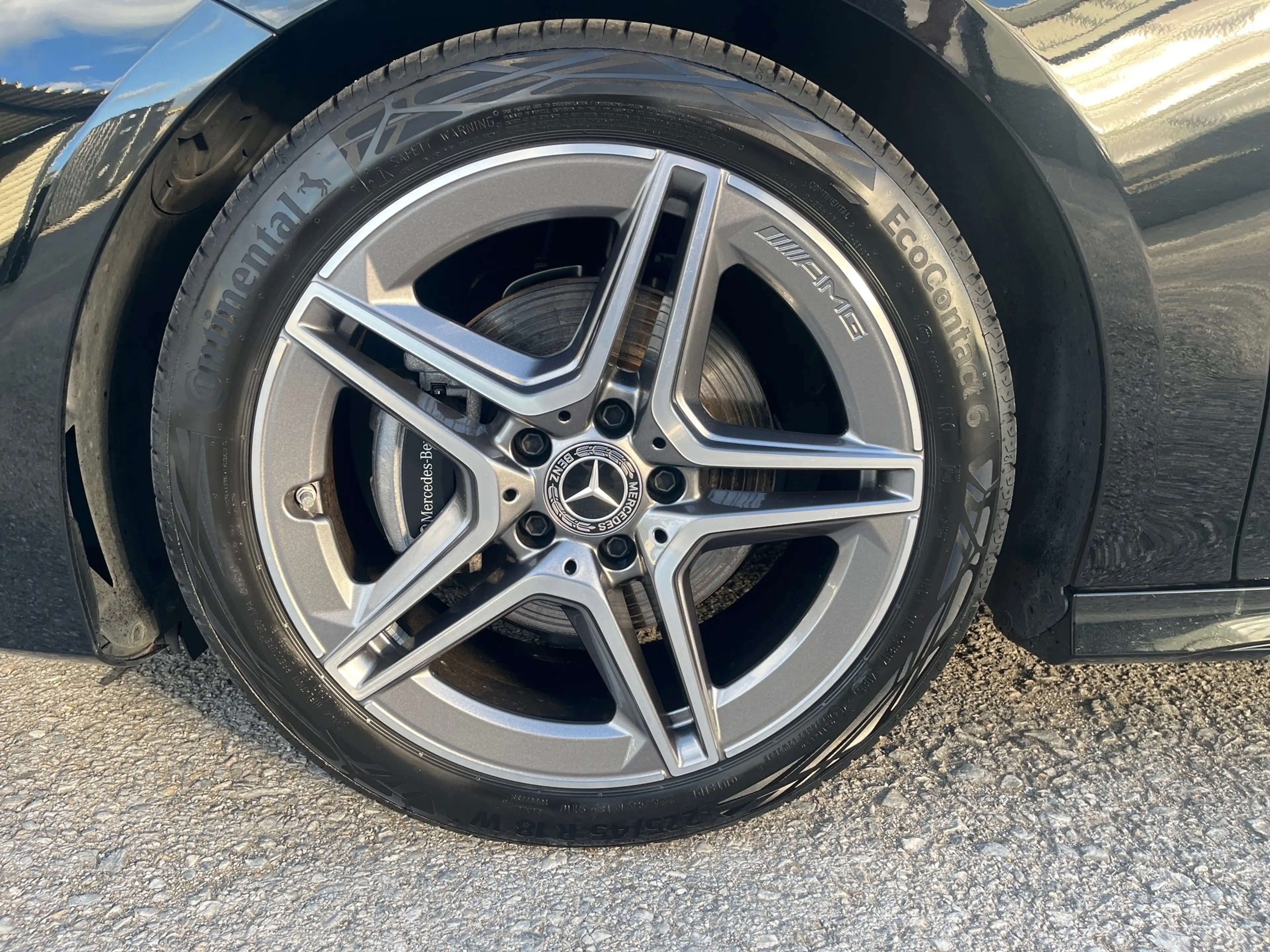 Mercedes-Benz CLA 180 SB AMG Line — photo 6