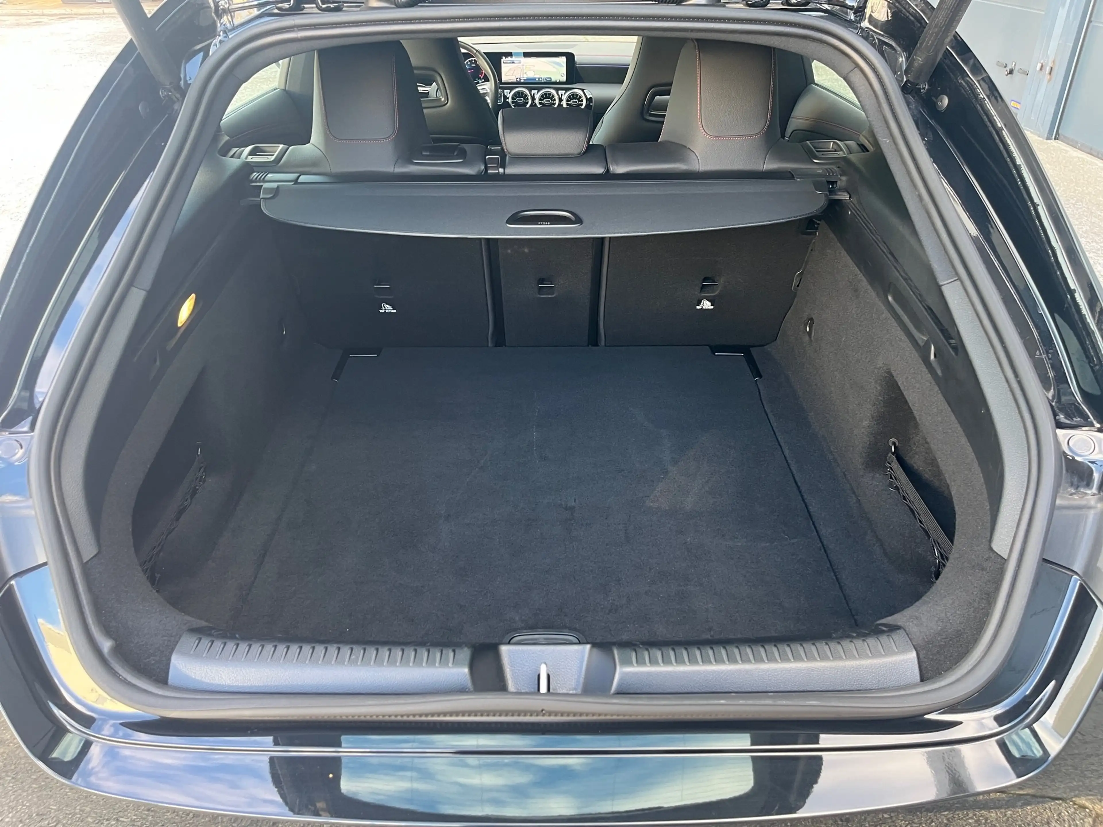 Mercedes-Benz CLA 180 SB AMG Line — photo 7