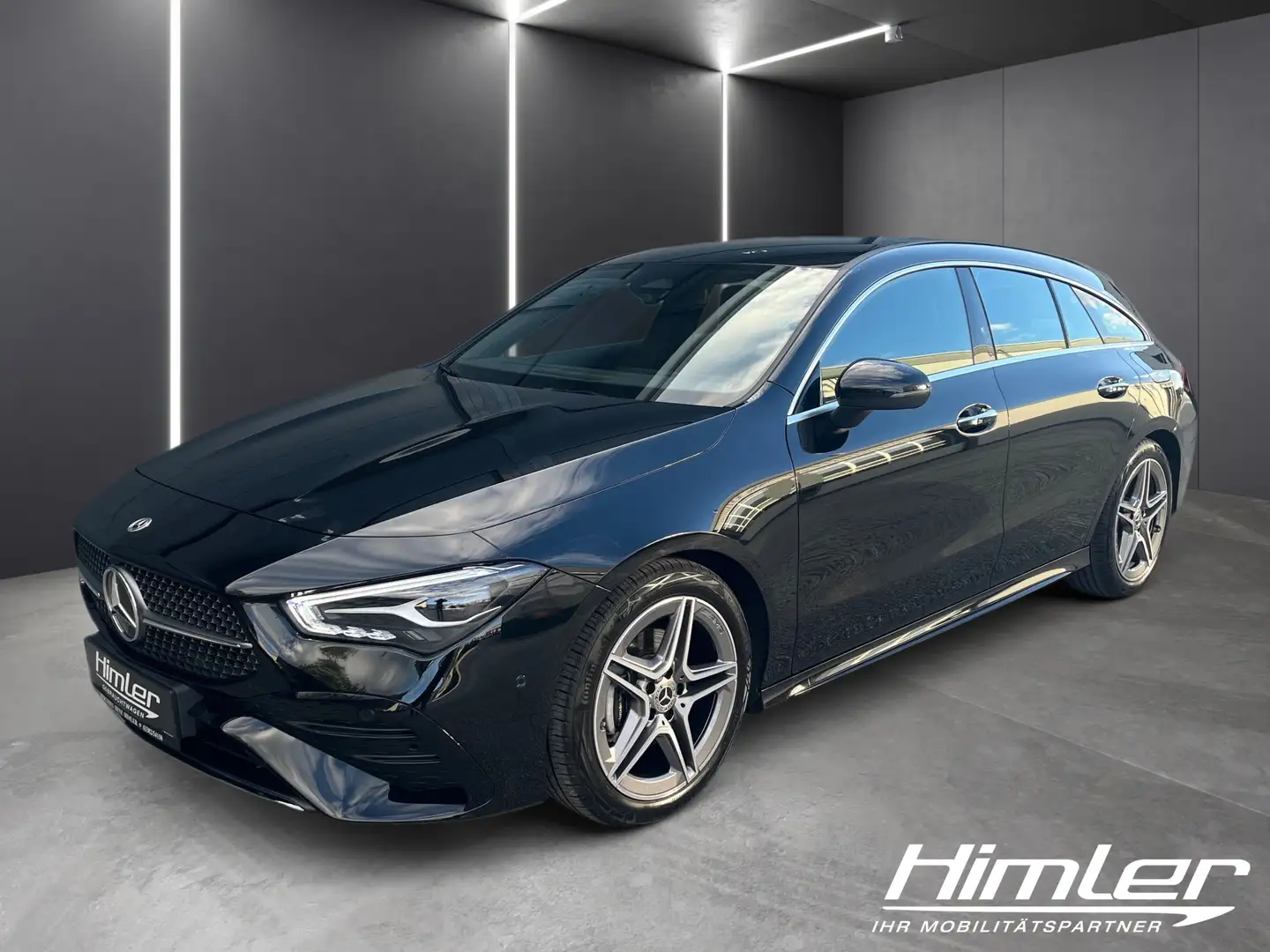 Mercedes-Benz CLA 180 SB AMG Line Schwarz - 1