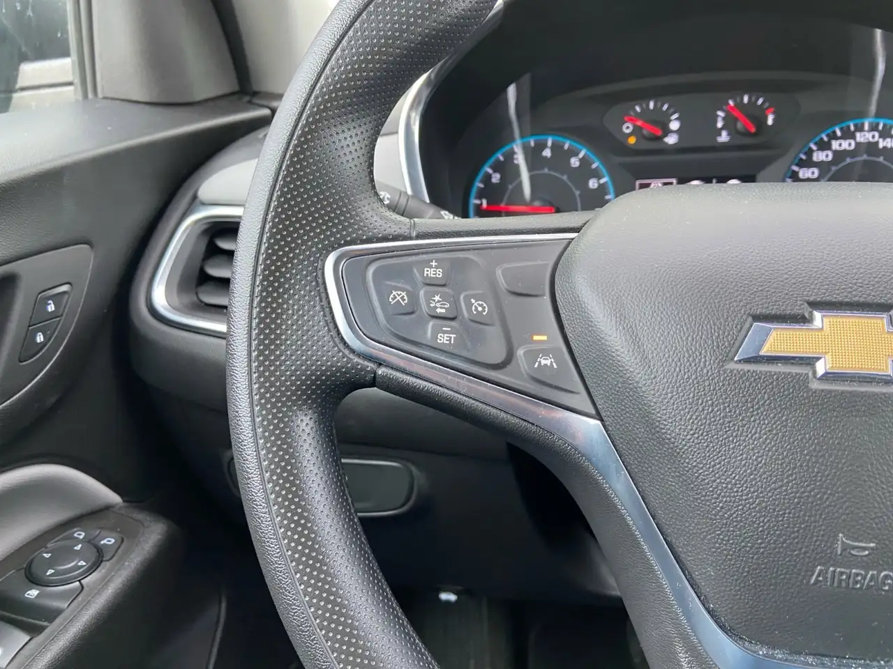 Chevrolet Equinox снимка Chevrolet Equinox