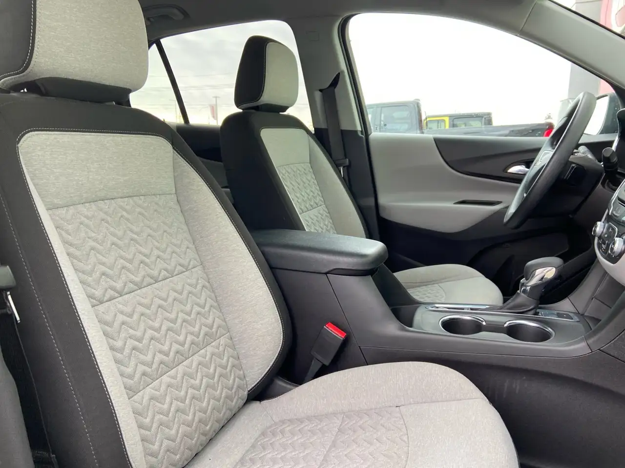 Chevrolet Equinox снимка Chevrolet Equinox